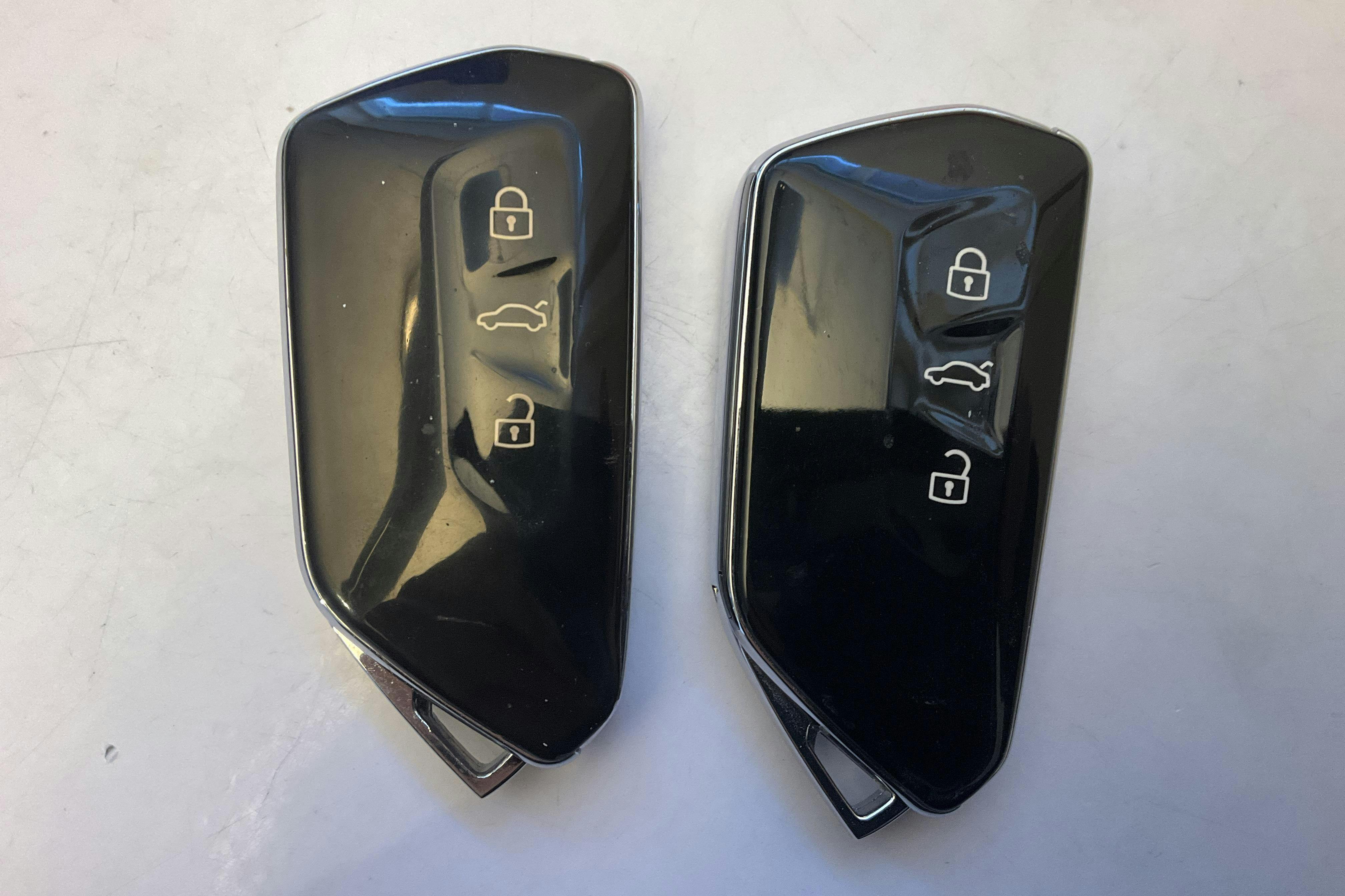 Præsentationsfoto 18 af 18: Skoda Enyaq iV 80 (204hk) - 135 720 kilometer - Salgsautomat - Hvid - 2023