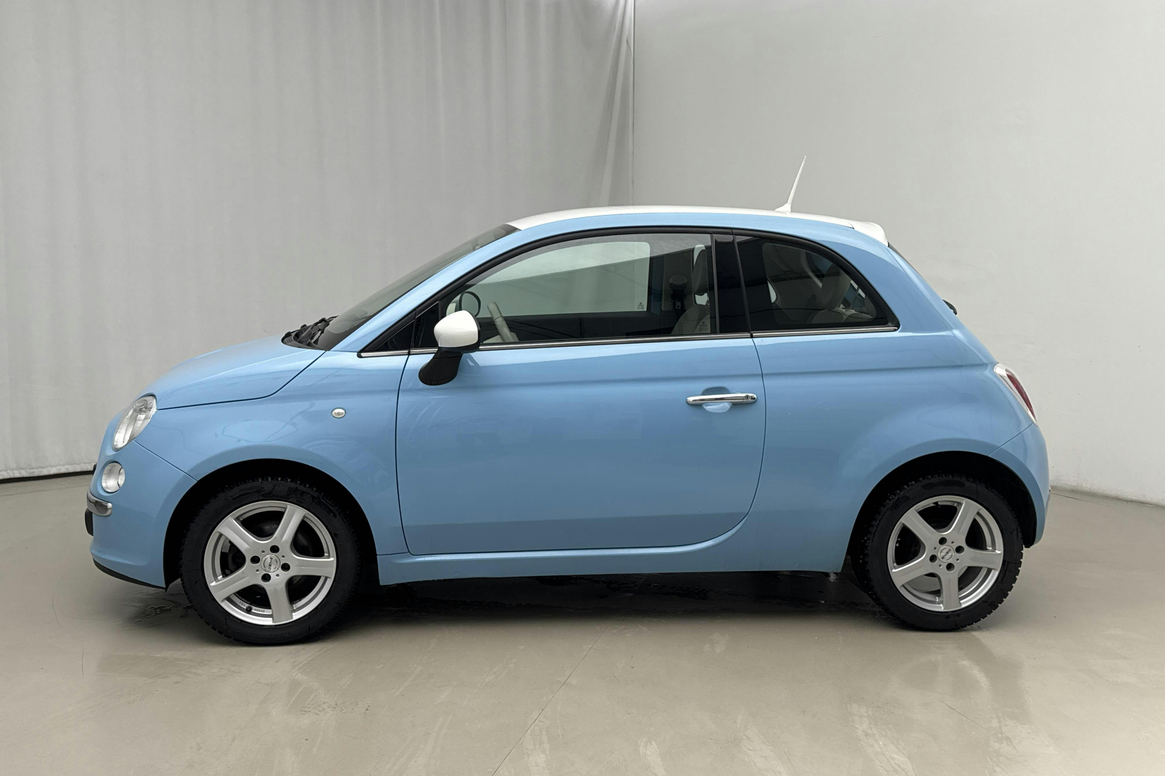 Zdjęcie prezentacyjne 2 z 12: Fiat 500 1.2 (69hk) - 61 770 km - Manualna - 2015