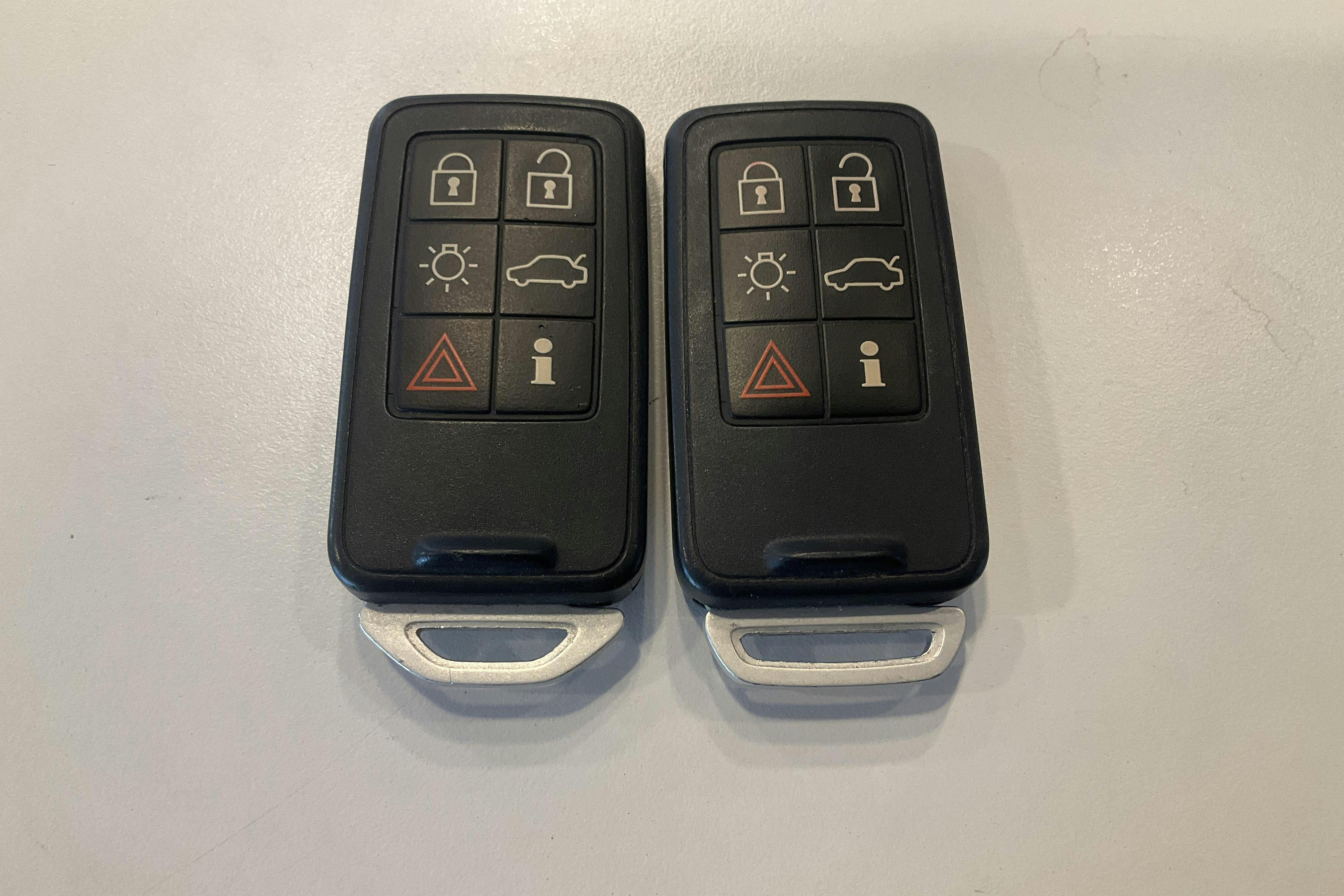 Præsentationsfoto 13 af 13: Volvo V70 II T4 (190hk) - 202 200 kilometer - Salgsautomat - Hvid - 2016