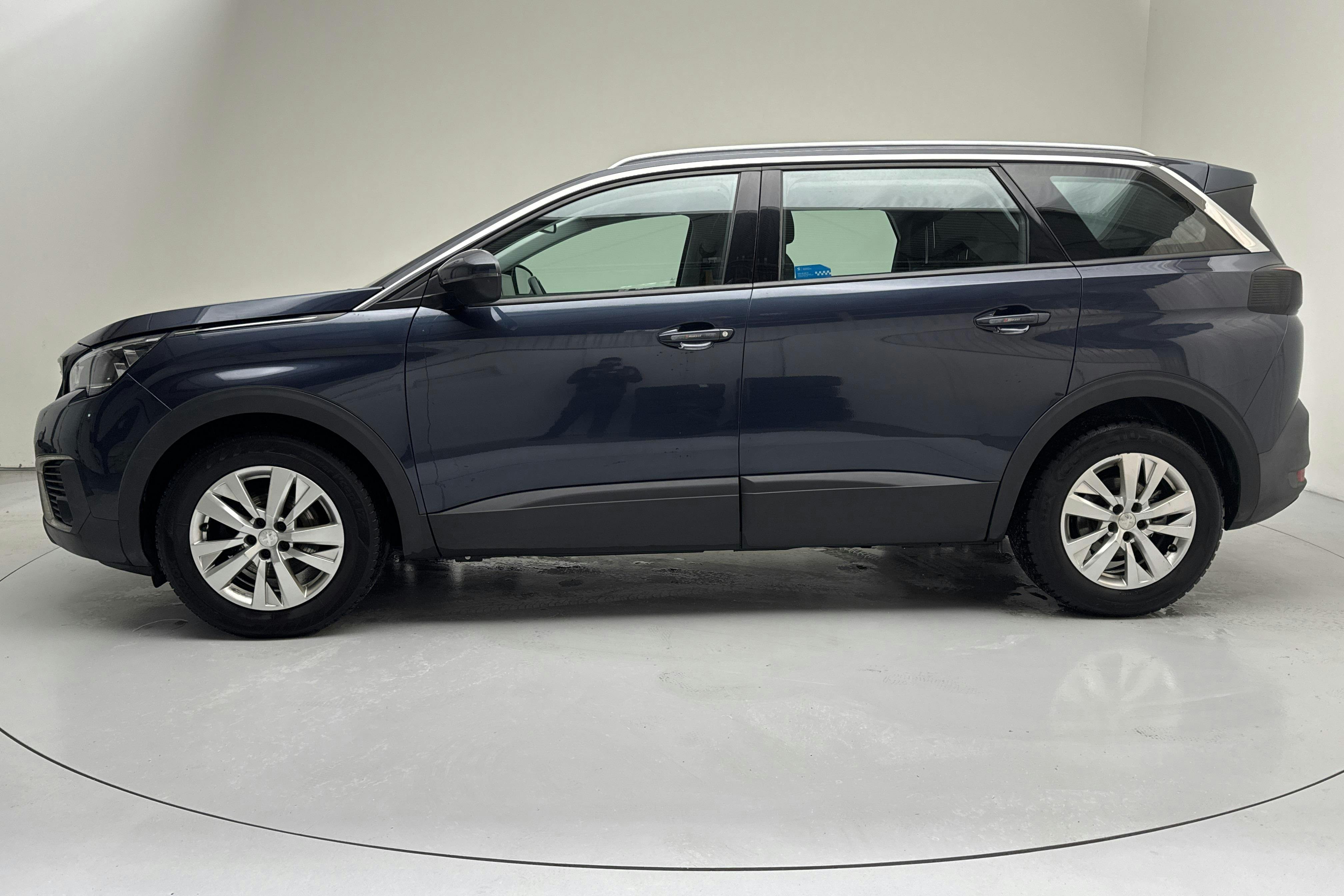 Presentationsfoto 2 av 14: Peugeot 5008 1.2 PureTech (130hk) - 10 654 mil - Automat - blå - 2018