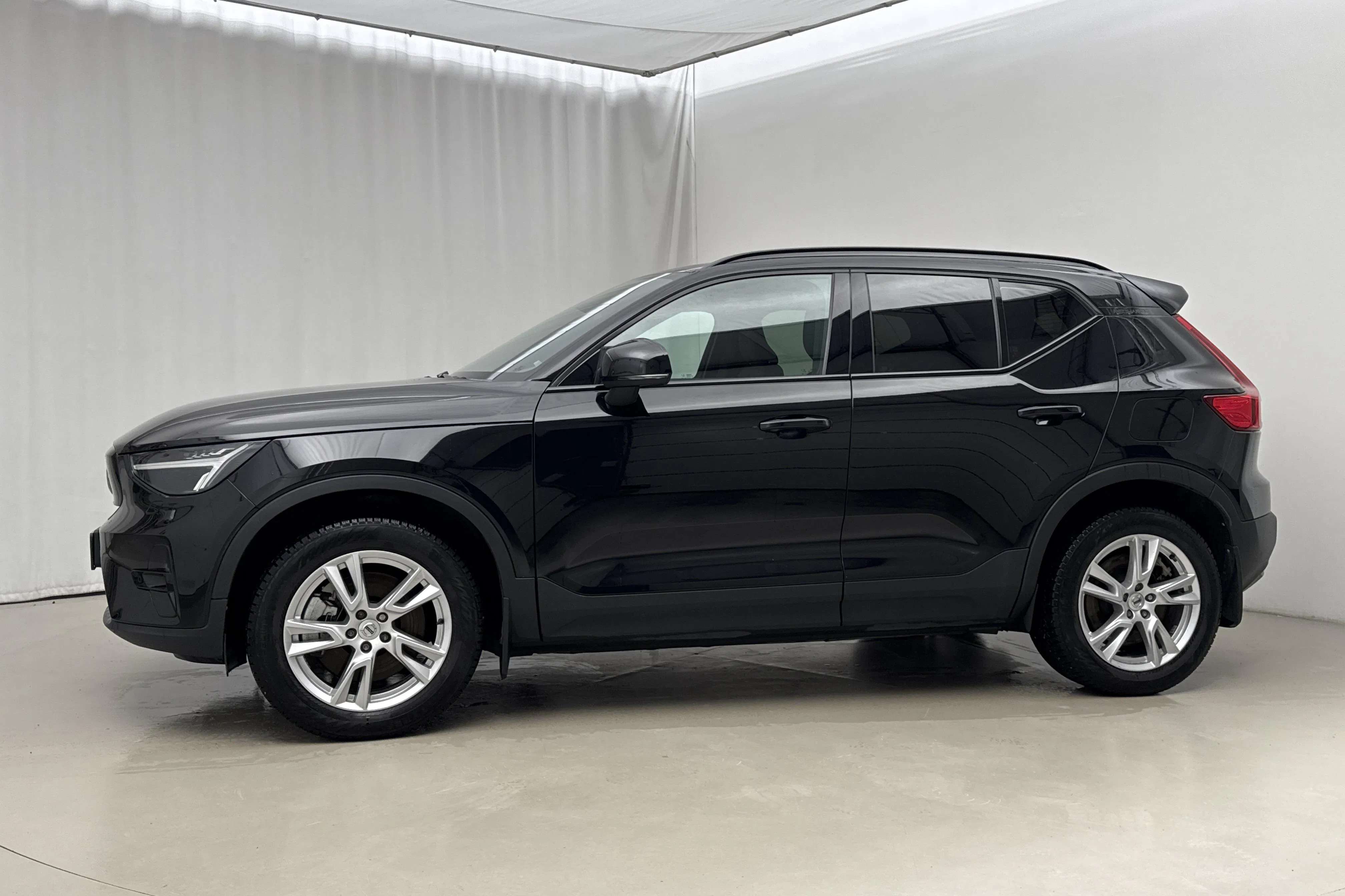 Presentationsfoto 2 av 24: Volvo XC40 P8 Recharge Twin AWD (408hk) - 16 153 mil - Automat - svart - 2023