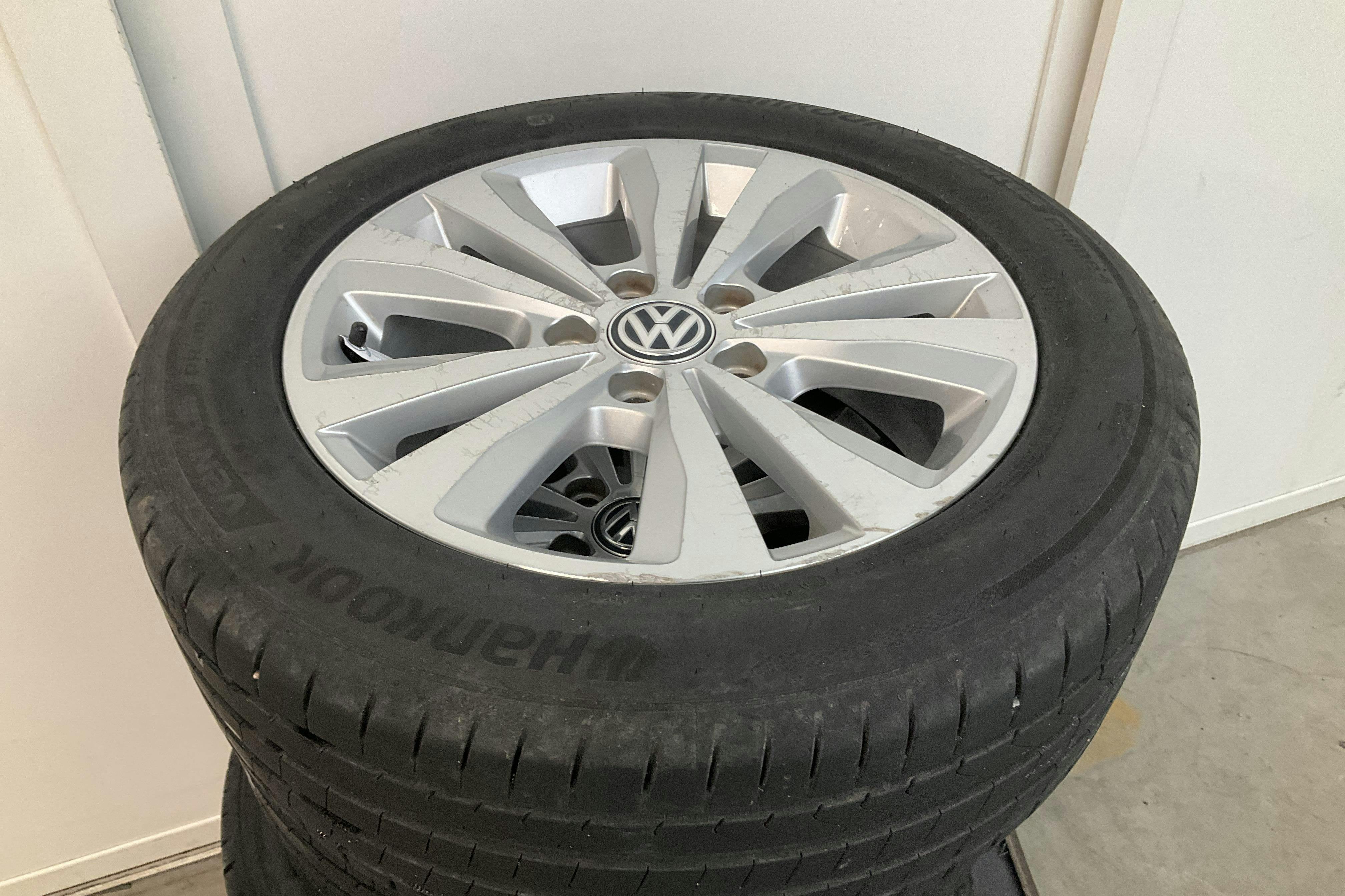 Zdjęcie prezentacyjne 12 z 12: VW Golf VII 1.6 TDI BlueMotion 5dr (110hk) - 41 370 km - Manualna - biały - 2016