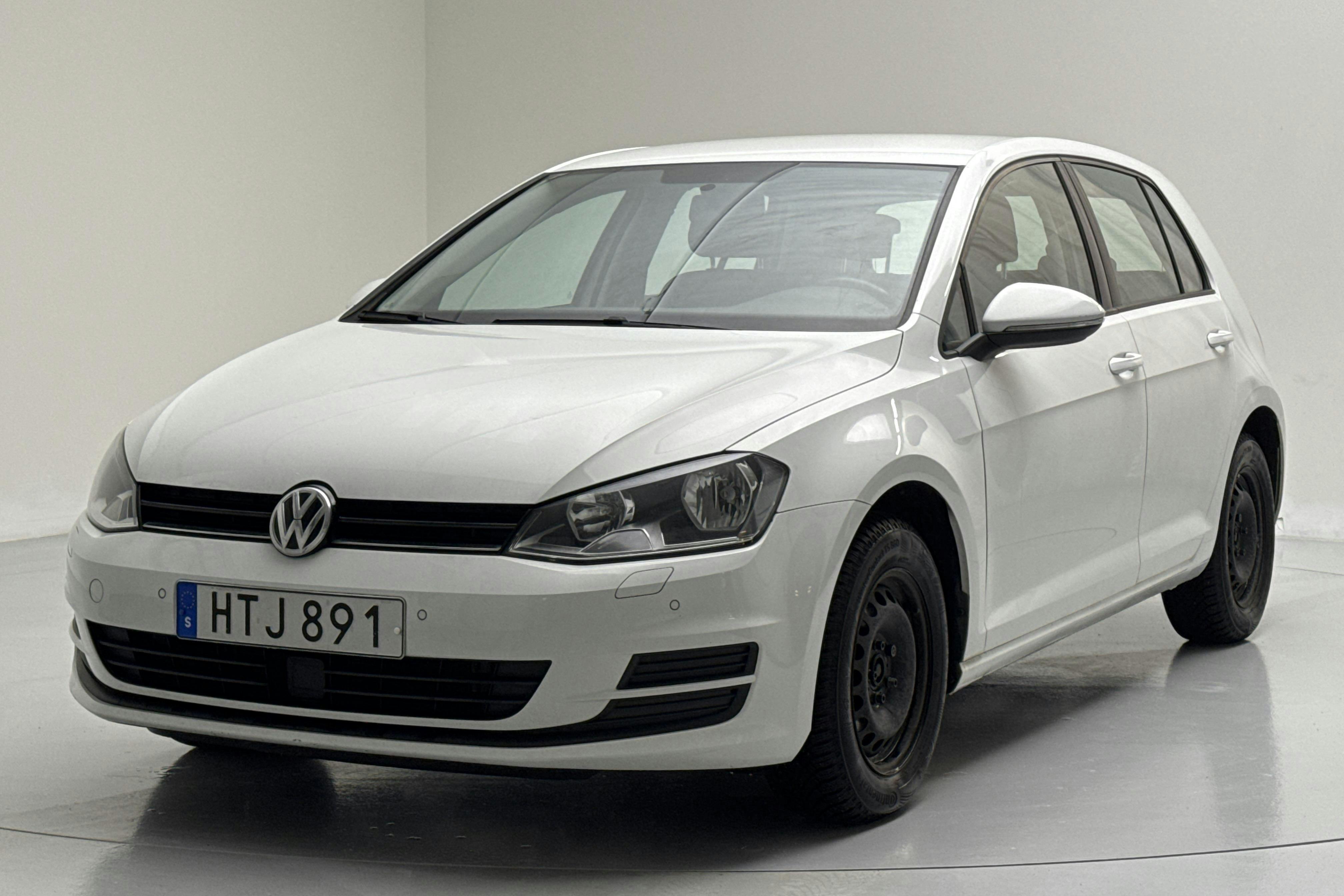 Esittelykuva 1 osoitteesta 13: VW Golf VII 1.6 TDI BlueMotion 5dr 4Motion (110hk) - 104 910 km - Manuaalinen - valkoinen - 2016