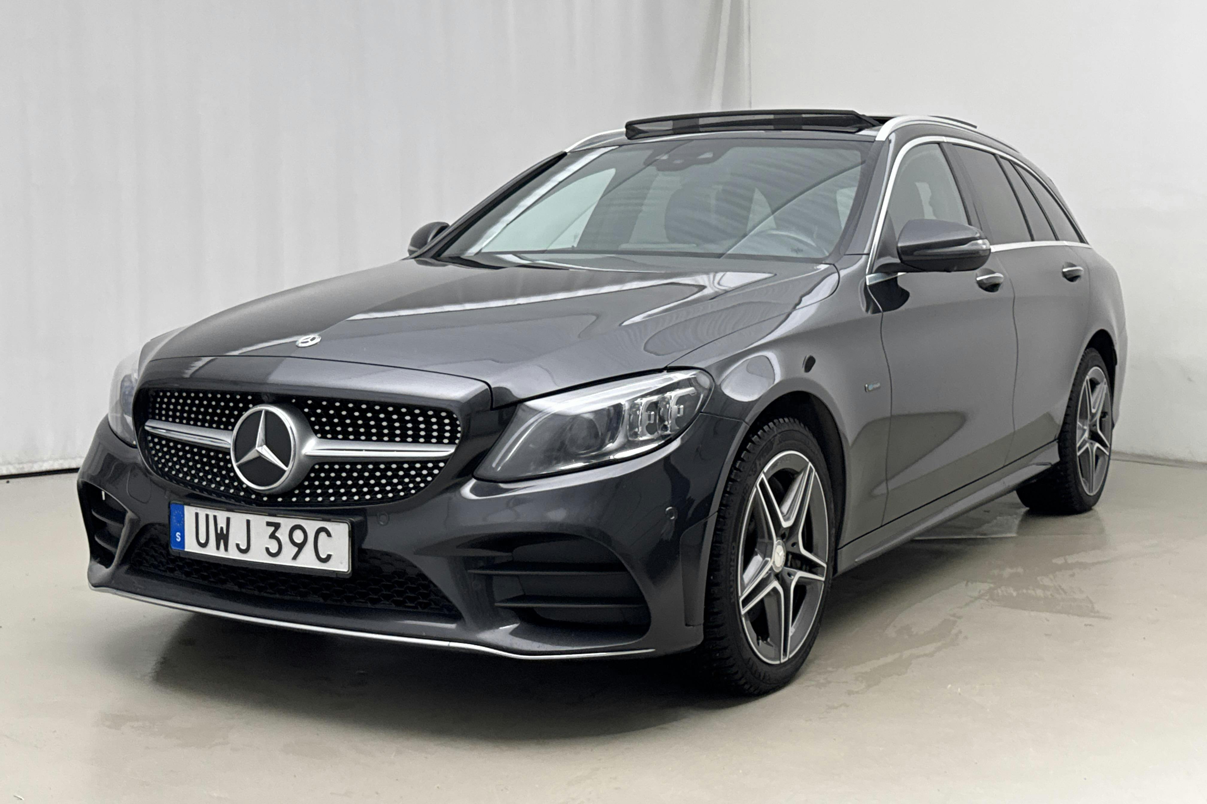 Presentationsfoto 1 av 24: Mercedes C 300 de Kombi S205 (306hk) - 16 598 mil - Automat - grå - 2021