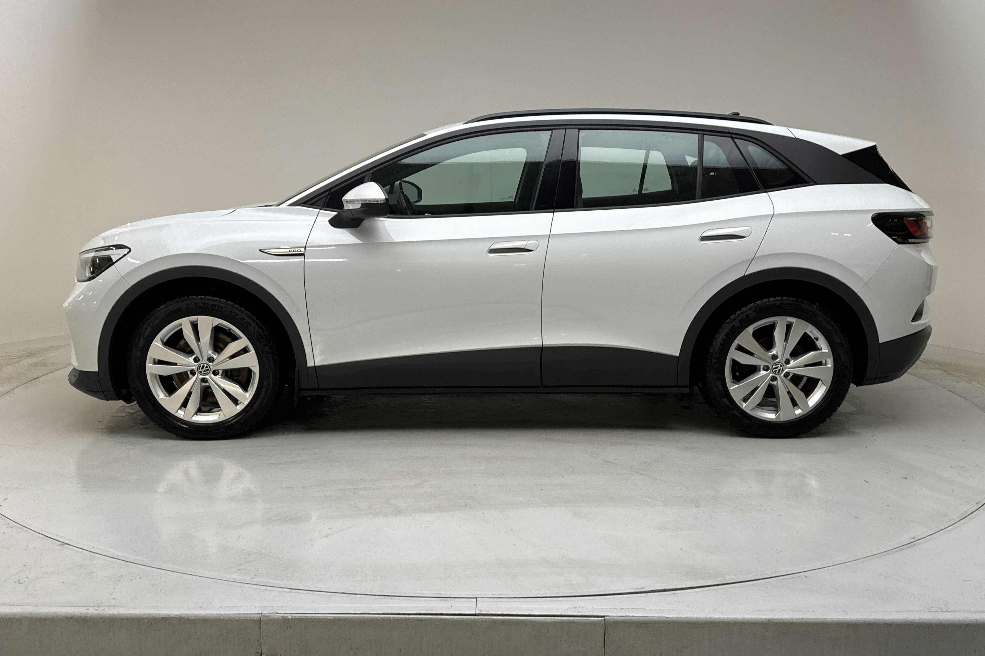 Presentation photo 2 of 16: VW ID.4 77kWh (204hk) - 50 480 km - Automatic - white - 2023