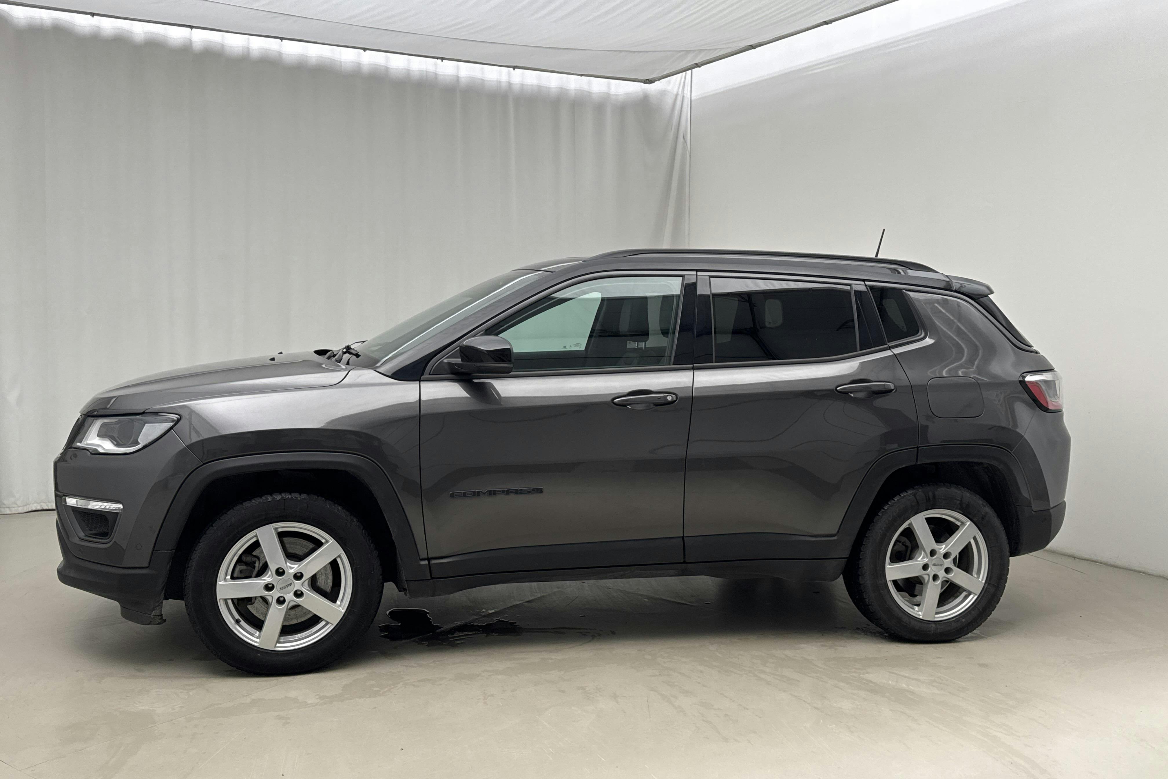 Presentation photo 2 of 18: Jeep Compass 1.3 PHEV 4WD (240hk) - 75 230 km - Automatic - gray - 2020