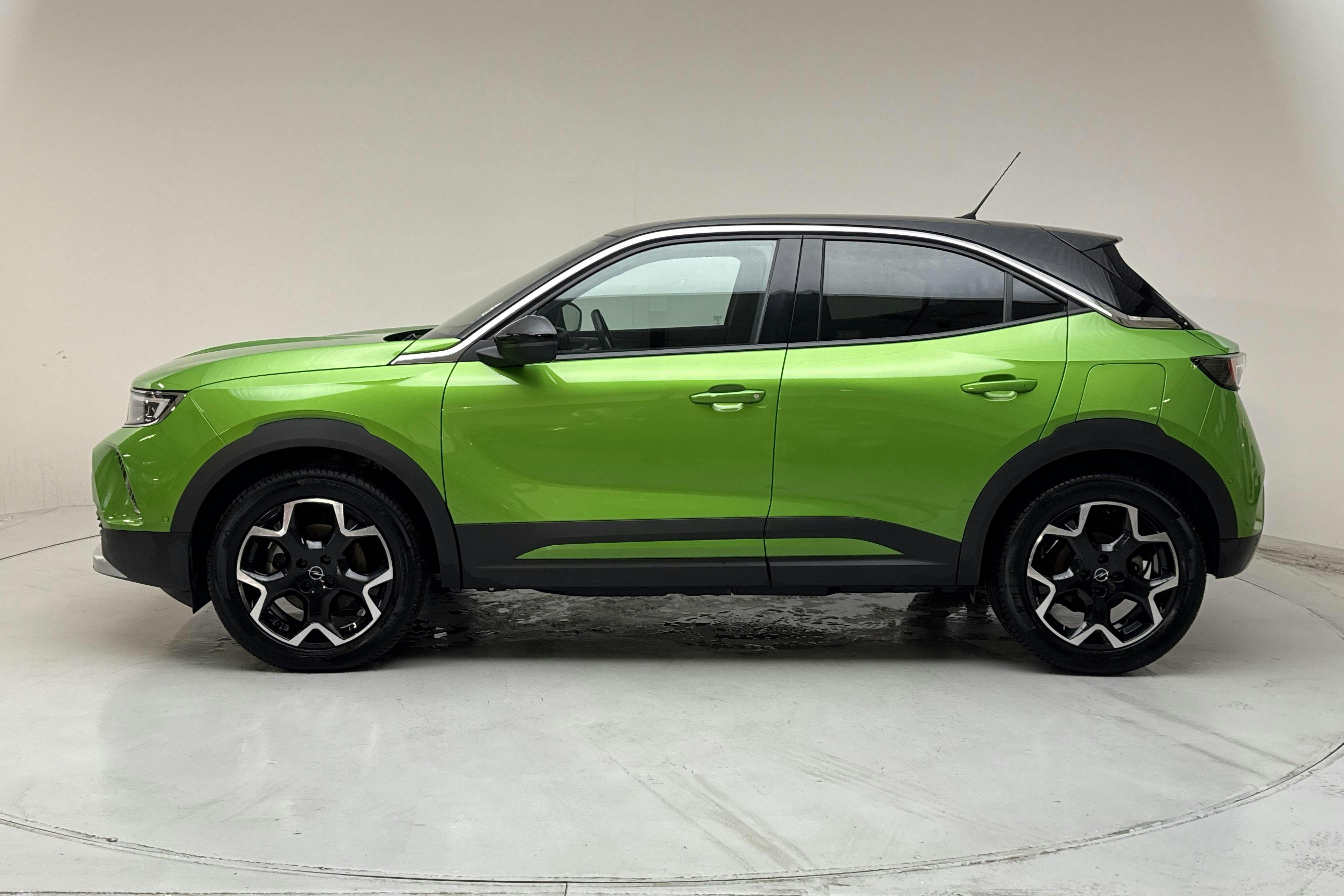 Esitlusfoto 2 aadressil 16: Opel Mokka-e (136hk) - 44 850 km - Automaatne - roheline - 2022