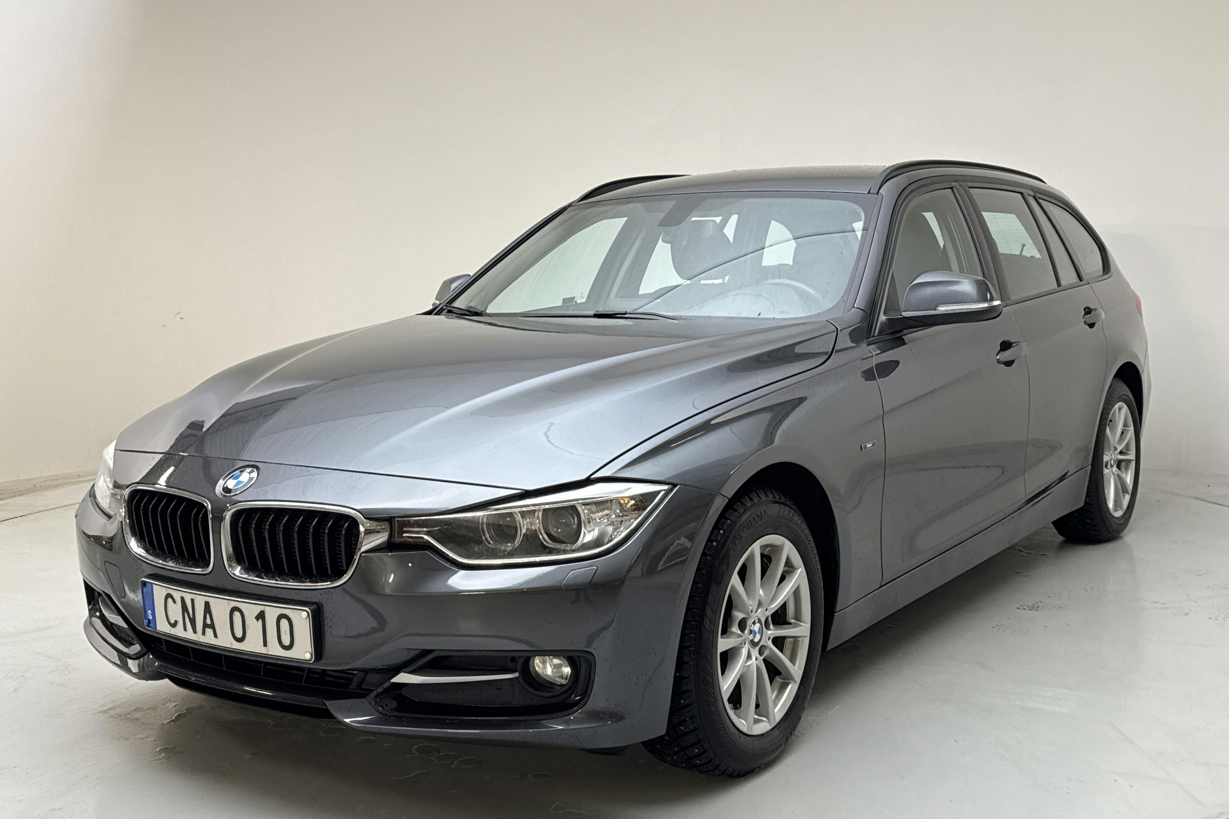 Esittelykuva 1 osoitteesta 11: BMW 318d Touring, F31 (143hk) - 223 780 km - Manuaalinen - harmaa - 2015