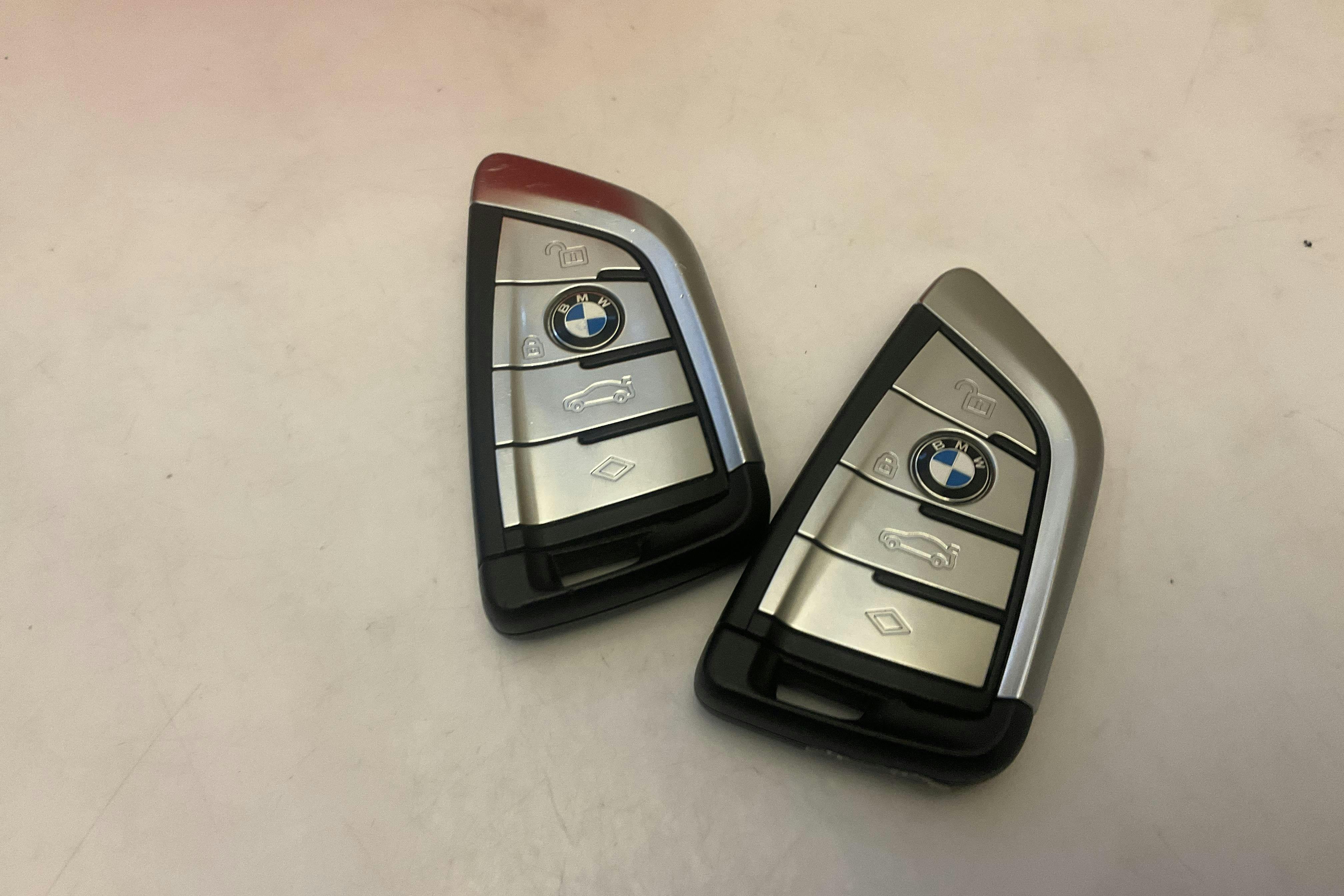 Esitlusfoto 16 aadressil 16: BMW 530e xDrive Touring, G31 12kWh LCI (292hk) - 102 520 km - Automaatne - must - 2023