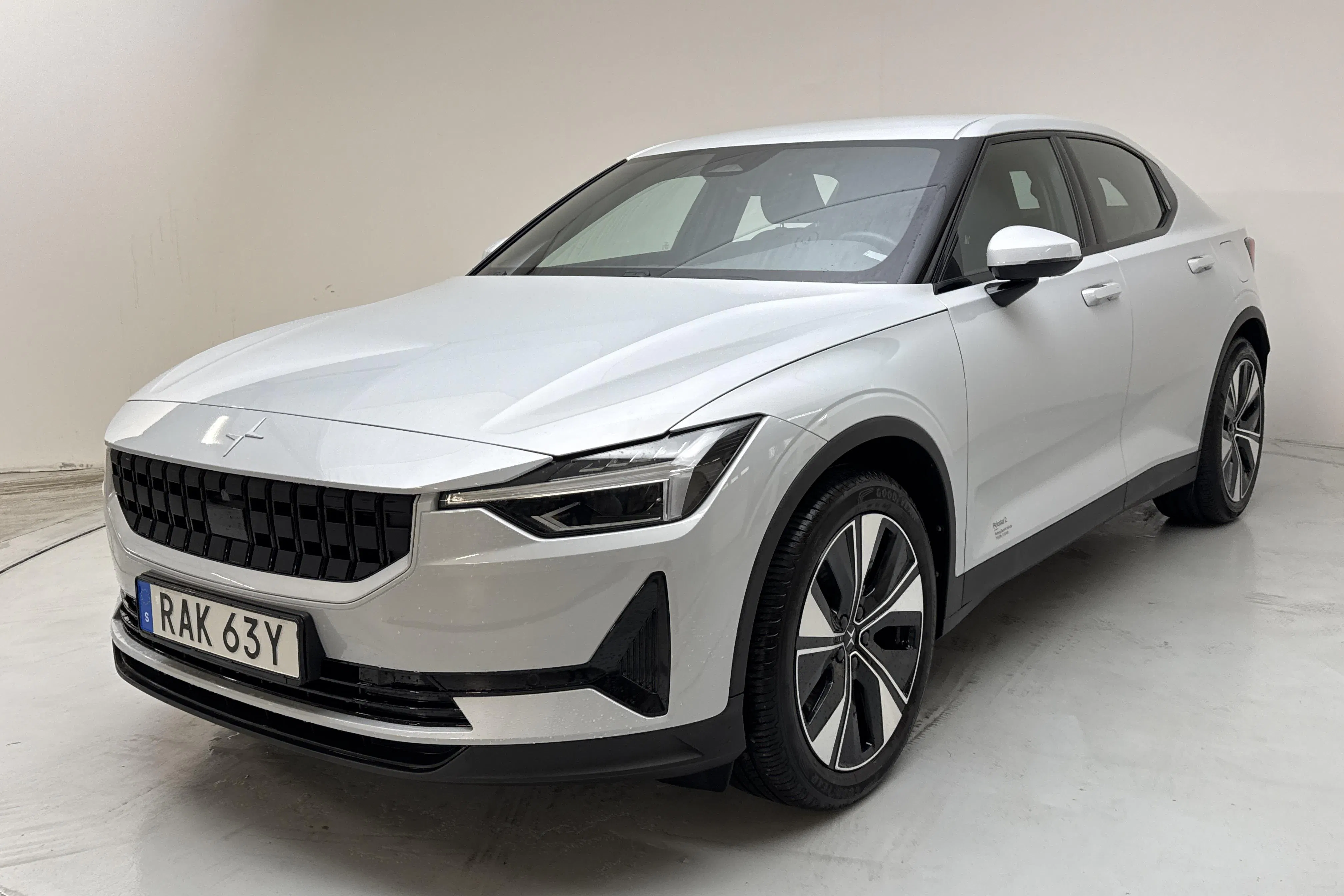 Presentationsfoto 1 av 17: Polestar 2 Long range Single motor (231hk) - 5 747 mil - Automat - silver - 2023
