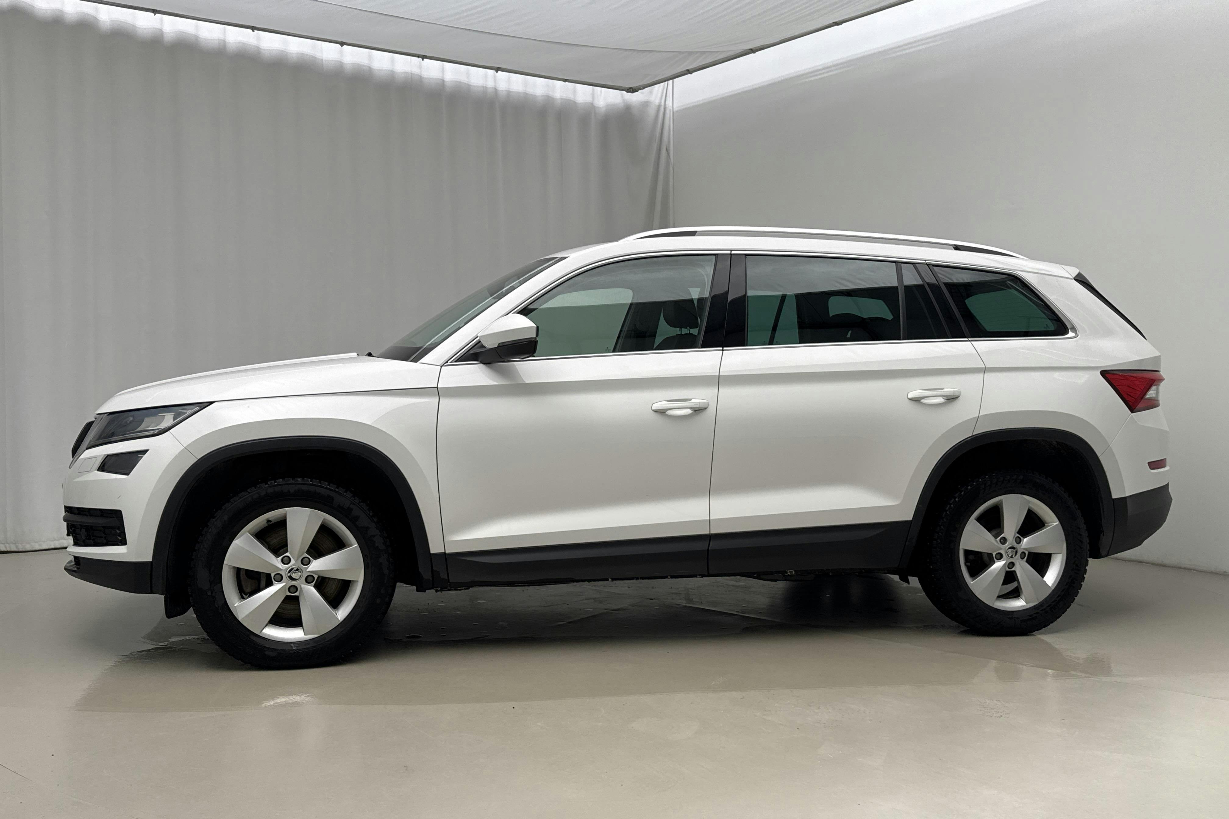 Presentationsfoto 2 av 20: Skoda Kodiaq 2.0 TDI 4X4 (190hk) - 22 698 mil - Automat - vit - 2020
