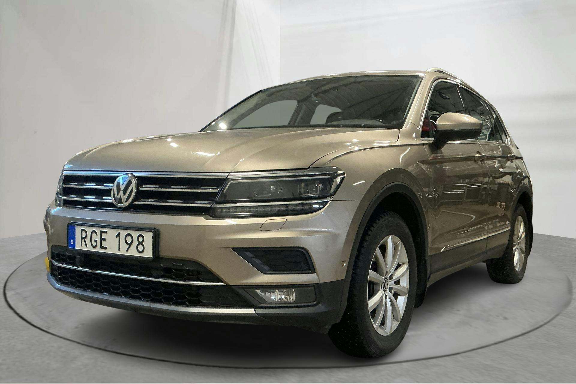 Presentationsfoto 1 av 15: VW Tiguan 2.0 TDI 4MOTION (190hk) - 12 444 mil - Automat - Light Brown - 2018