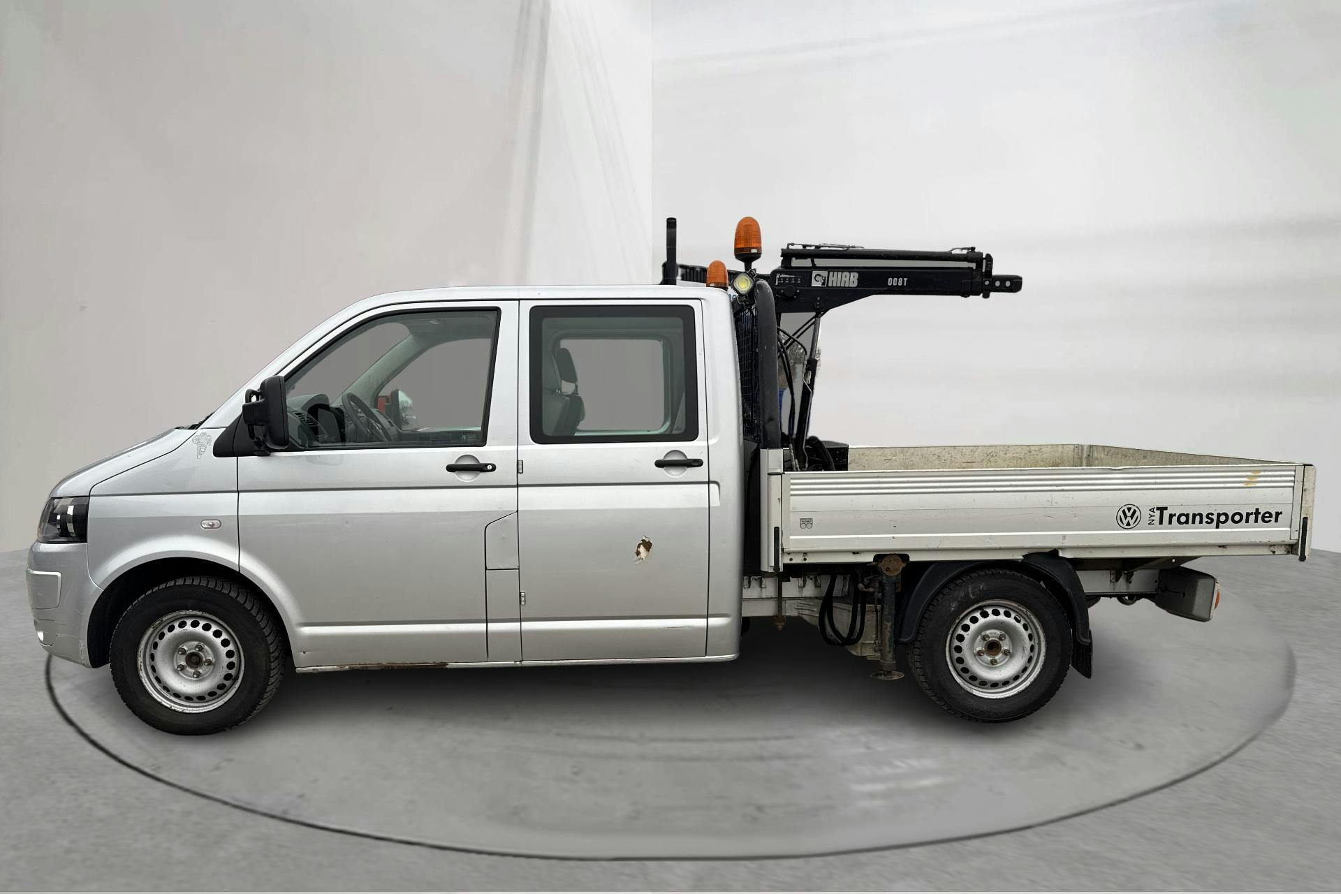 Zdjęcie prezentacyjne 2 z 18: VW Transporter T5 2.0 TDI Pickup (140hk) - 151 800 km - Manualna - srebro - 2010