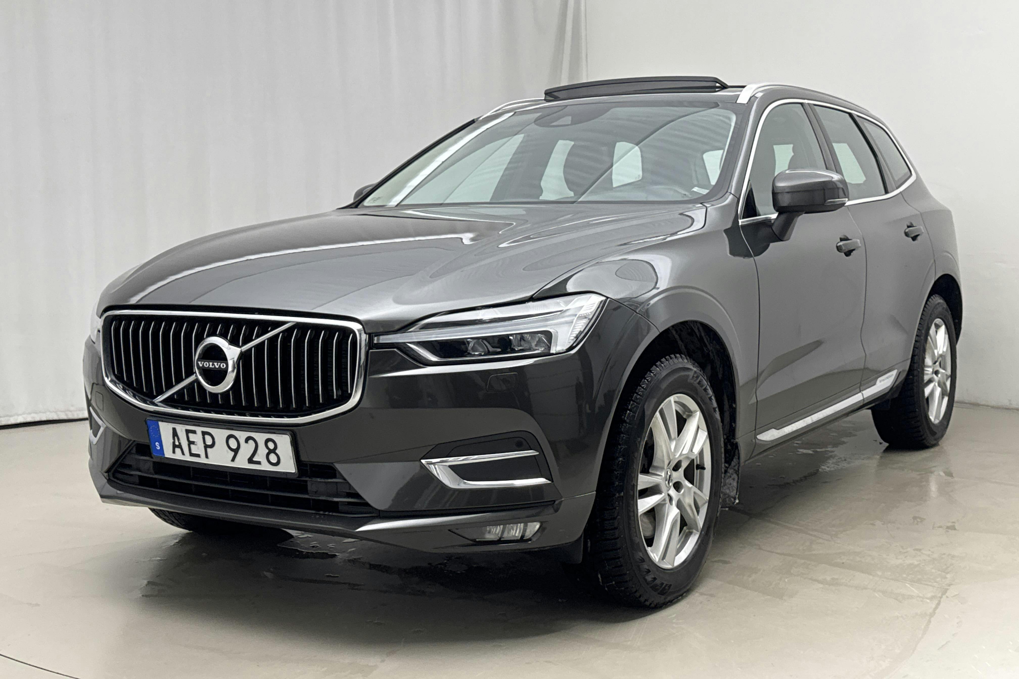 Zdjęcie prezentacyjne 1 z 25: Volvo XC60 D4 AWD (190hk) - 143 660 km - Automatyczna - Dark Grey - 2019