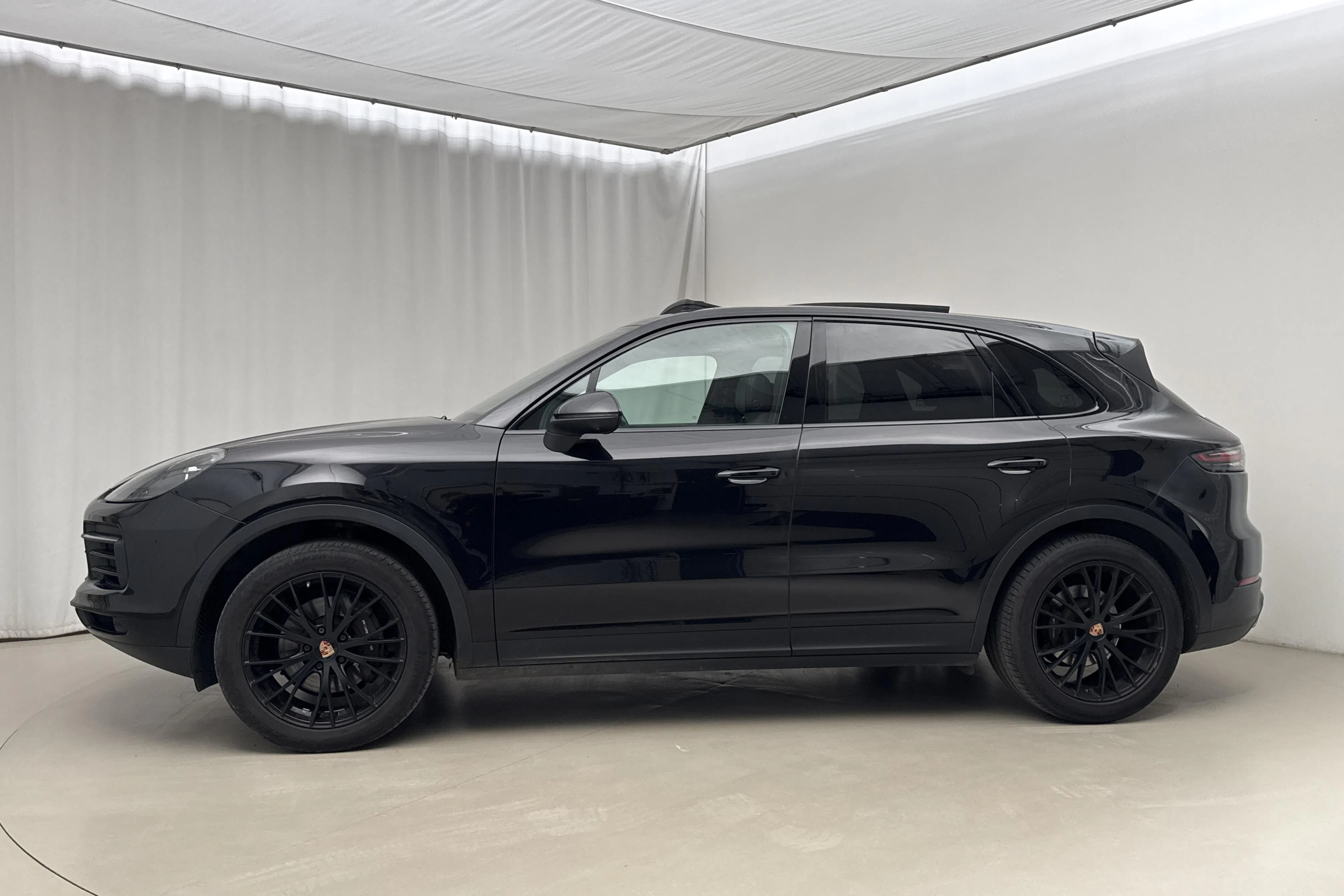 Presentationsfoto 2 av 23: Porsche Cayenne (340hk) - 9 633 mil - Automat - svart - 2019