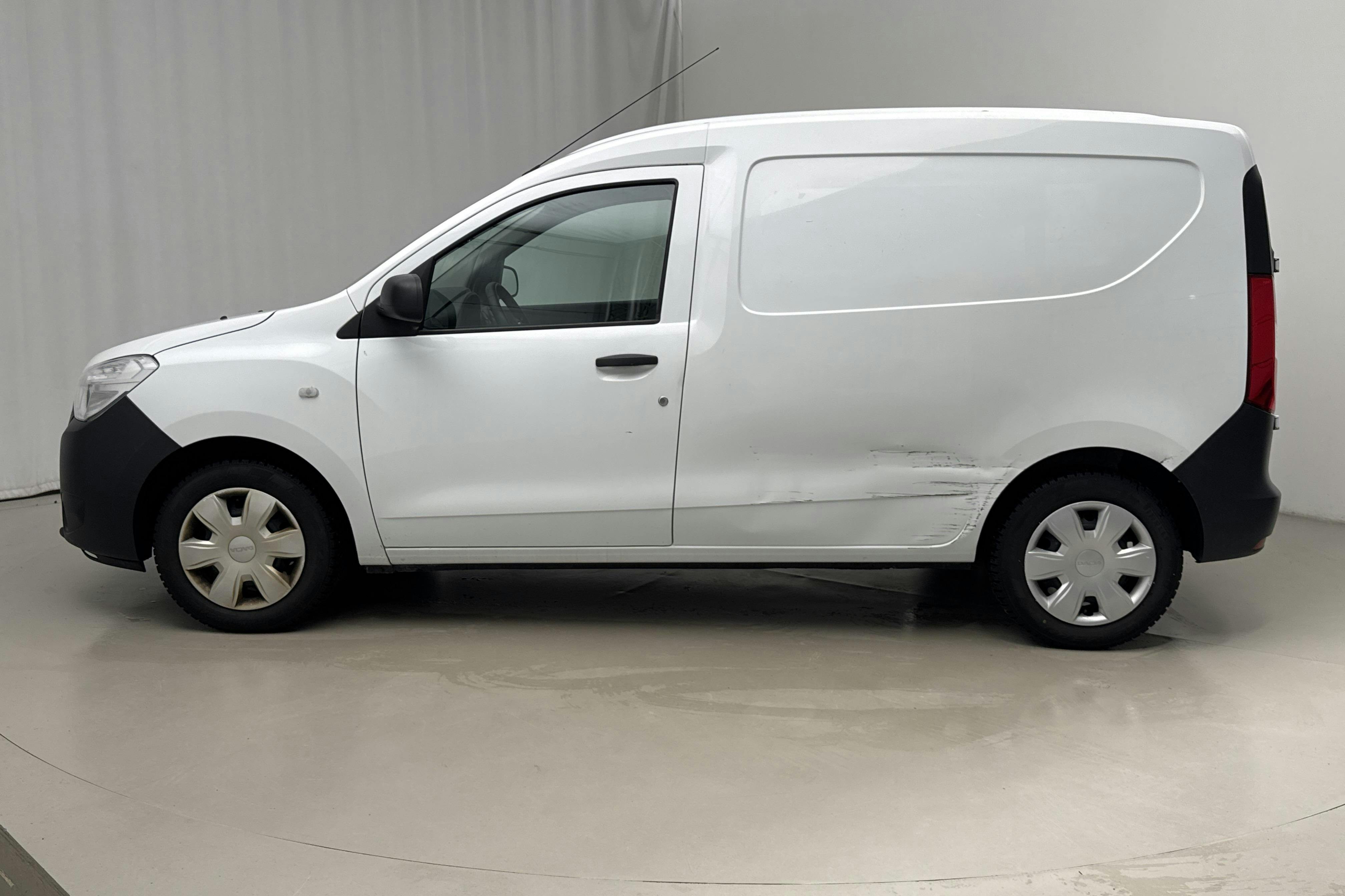 Presentationsfoto 2 av 11: Dacia Dokker Van 1.6 SCe (100hk) - 12 725 mil - Manuell - vit - 2018