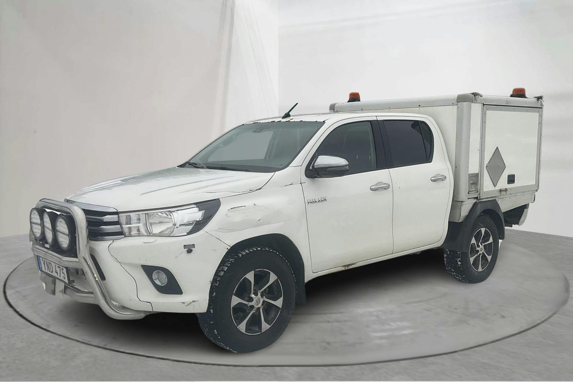 Præsentationsfoto 1 af 13: Toyota Hilux 2.4 D 4WD (150hk) - 283 710 kilometer - Salgsautomat - Hvid - 2018