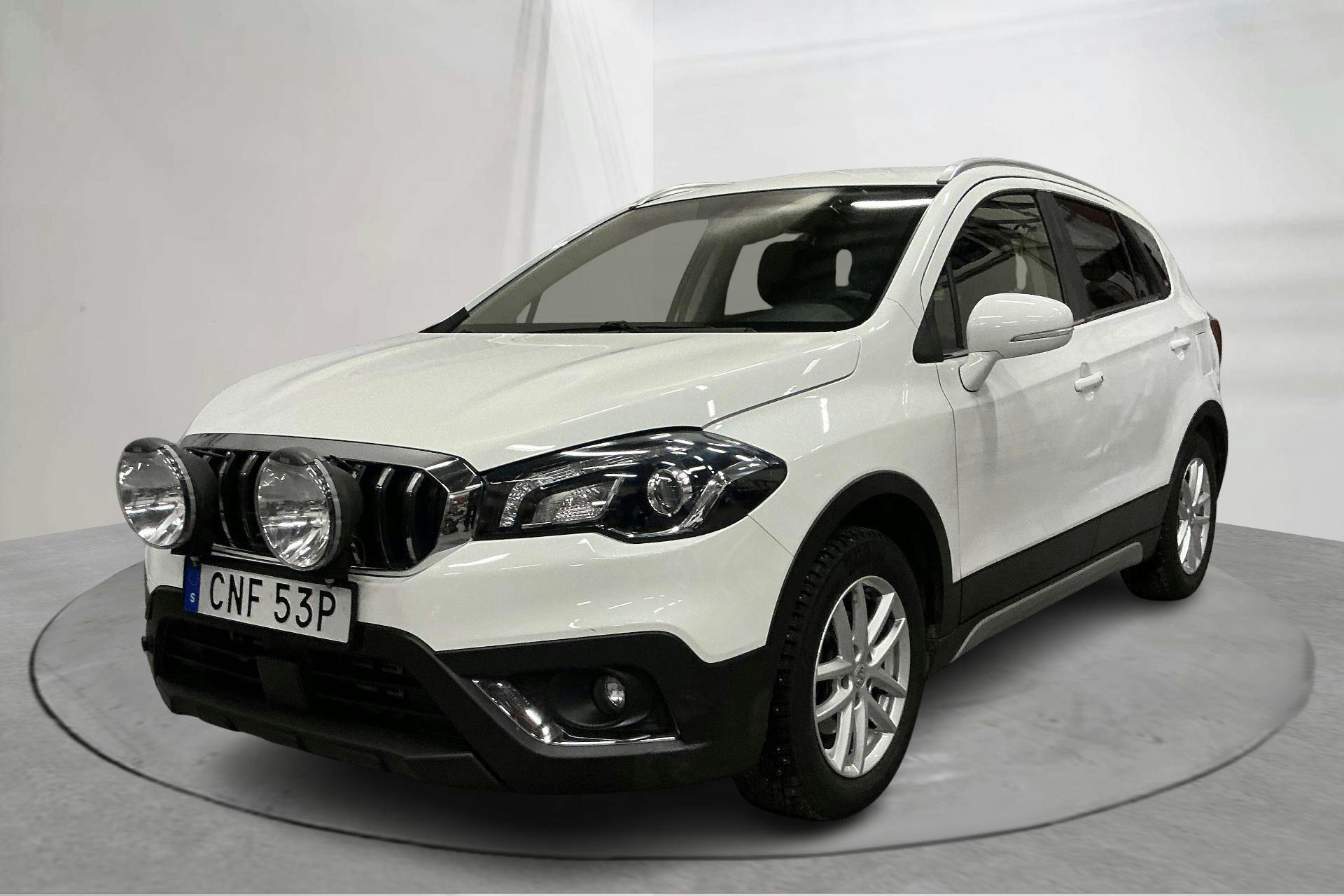 Presentationsfoto 1 av 16: Suzuki S-Cross 1.4 4x4 (140hk) - 5 307 mil - Automat - vit - 2019