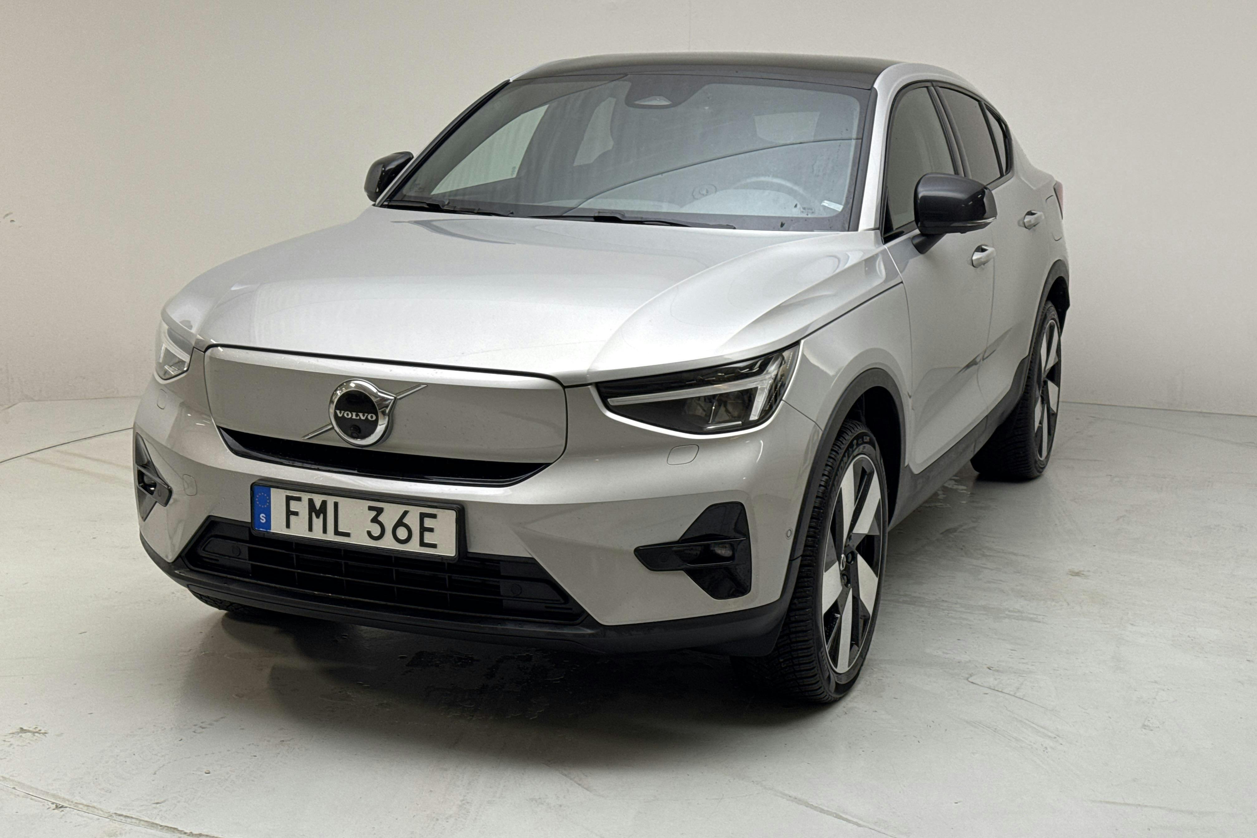 Presentationsfoto 1 av 19: Volvo C40 Recharge (231hk) - 10 770 mil - Automat - silver - 2023