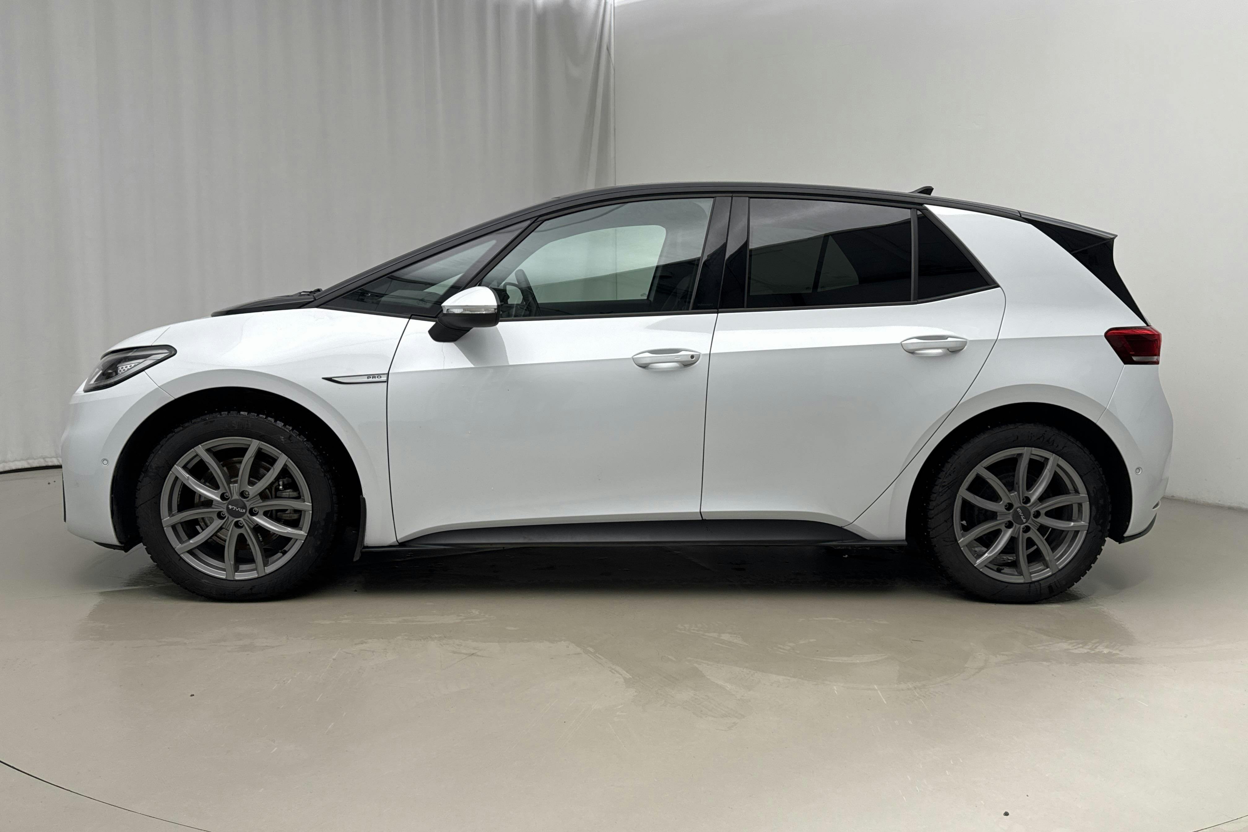 Præsentationsfoto 2 af 21: VW ID.3 58kWh (204hk) - 12 140 kilometer - Salgsautomat - Hvid - 2023