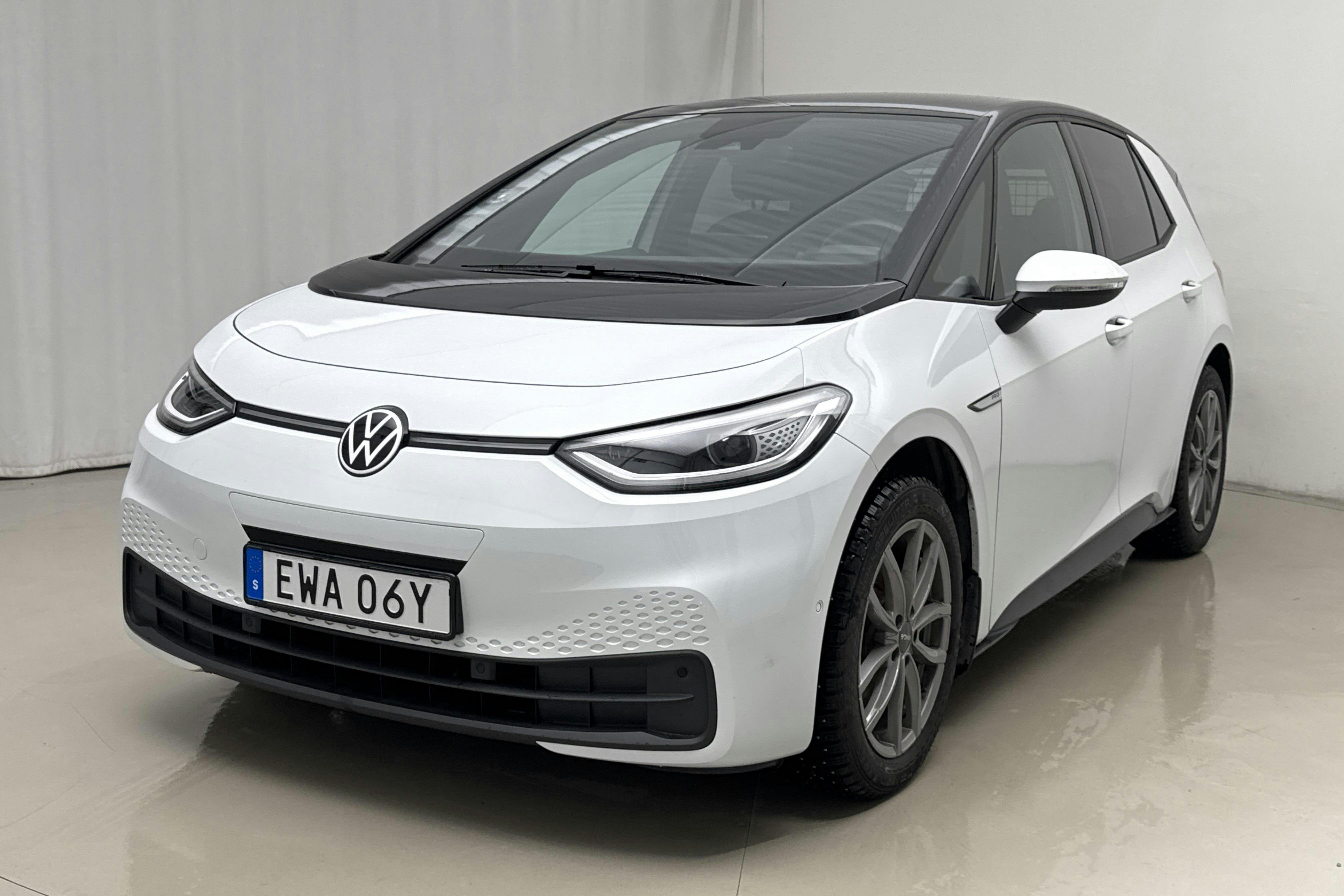 Præsentationsfoto 1 af 21: VW ID.3 58kWh (204hk) - 12 140 kilometer - Salgsautomat - Hvid - 2023