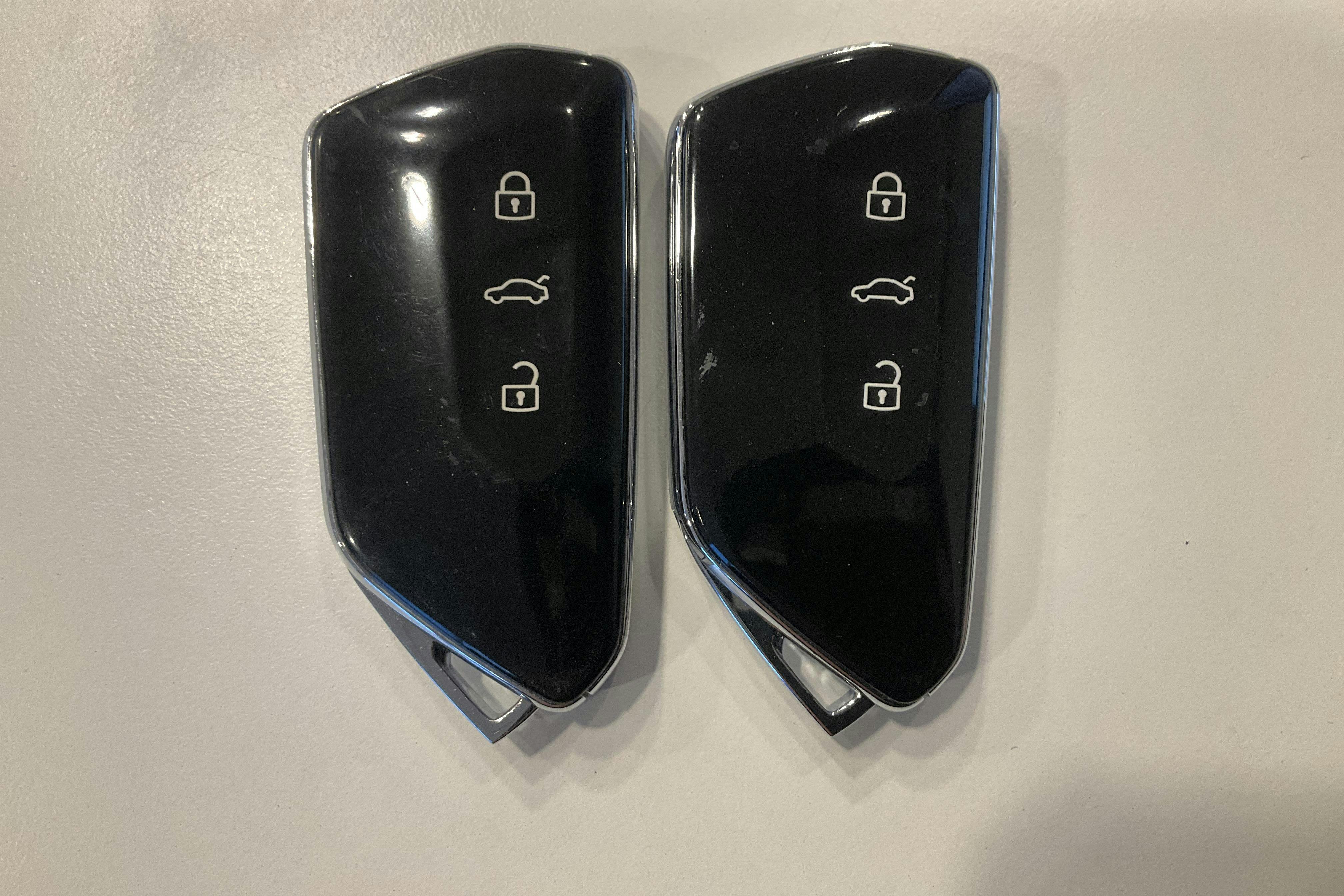 Præsentationsfoto 21 af 21: VW ID.3 58kWh (204hk) - 12 140 kilometer - Salgsautomat - Hvid - 2023