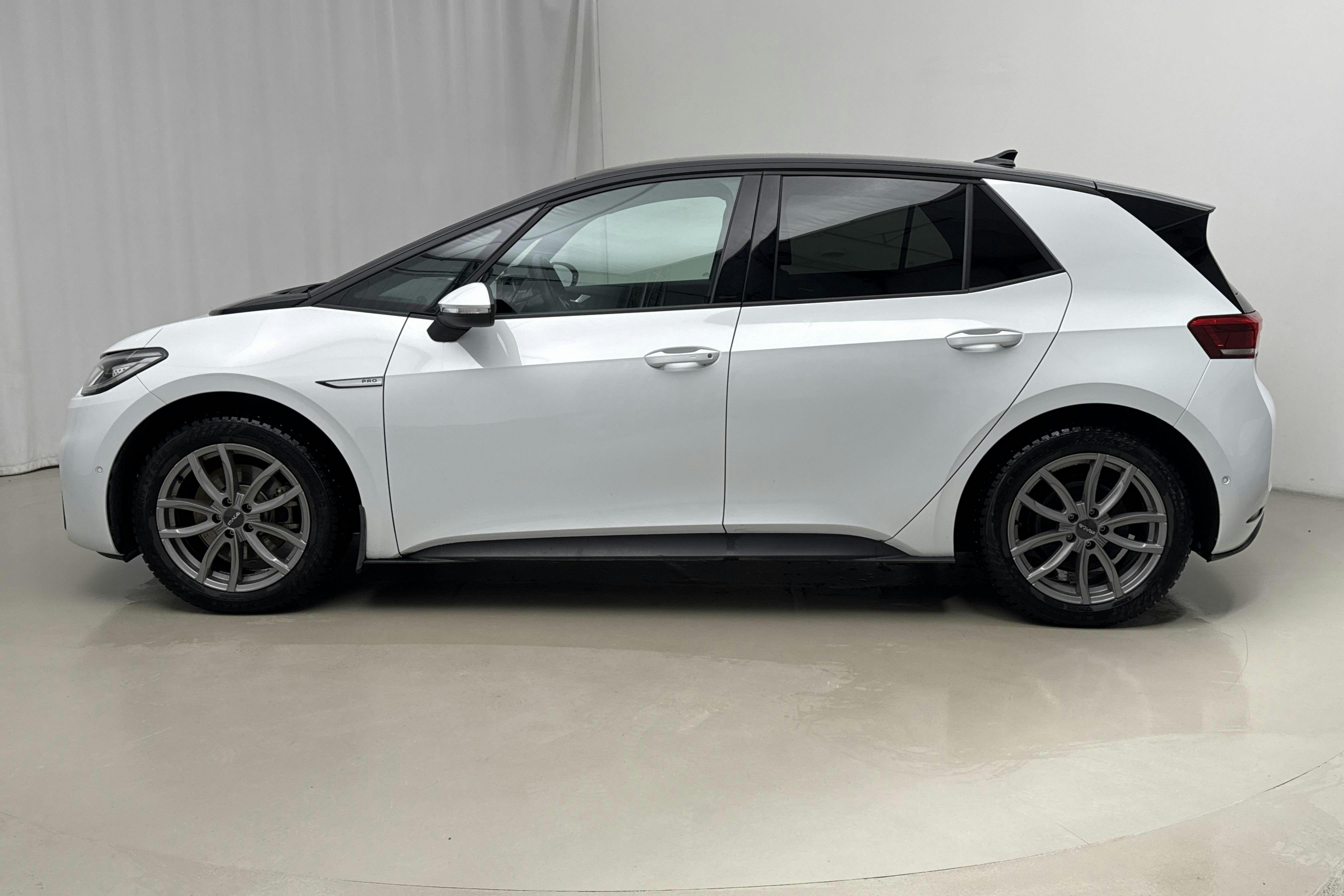 Præsentationsfoto 2 af 19: VW ID.3 58kWh (204hk) - 10 790 kilometer - Salgsautomat - Hvid - 2023