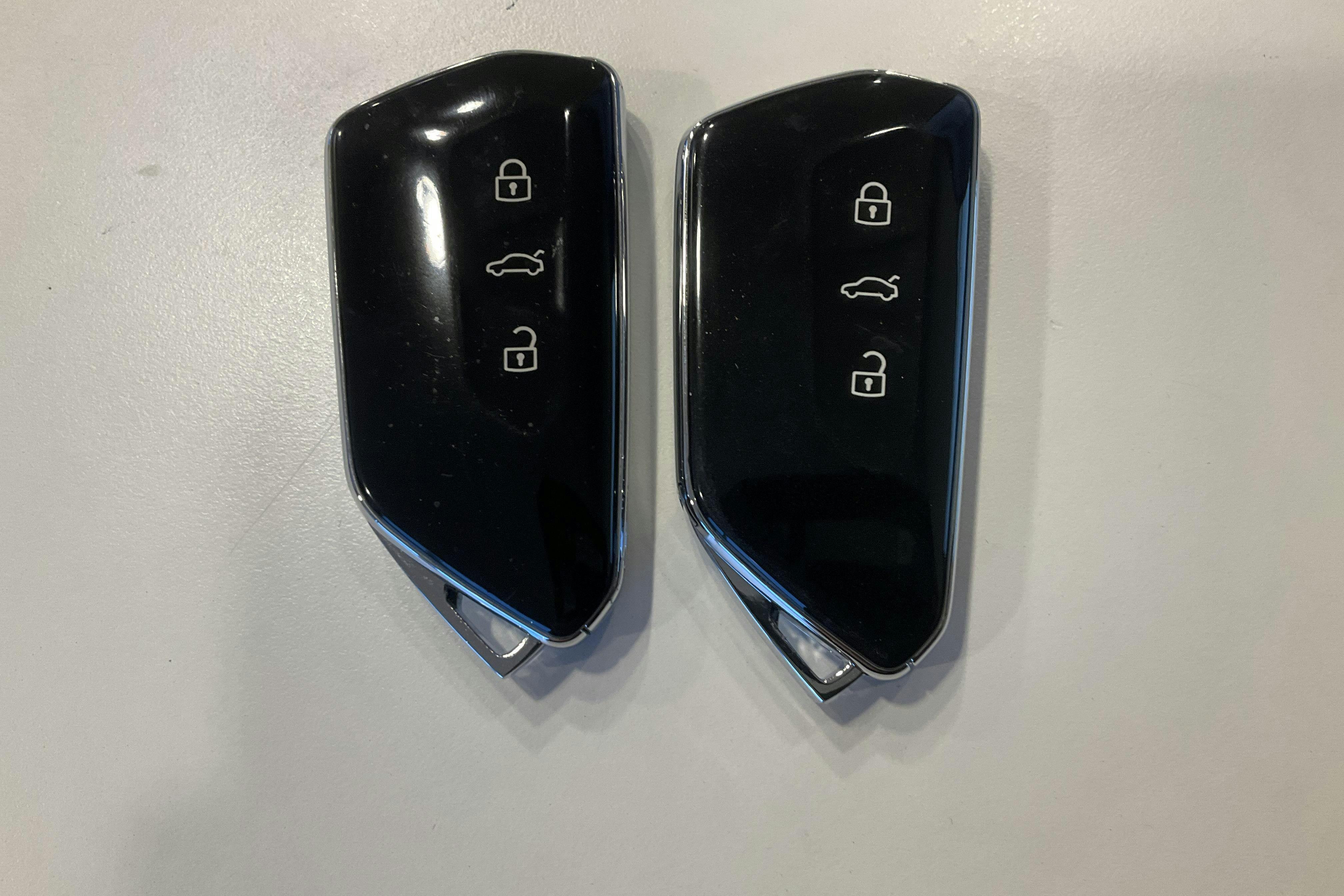 Præsentationsfoto 19 af 19: VW ID.3 58kWh (204hk) - 10 790 kilometer - Salgsautomat - Hvid - 2023