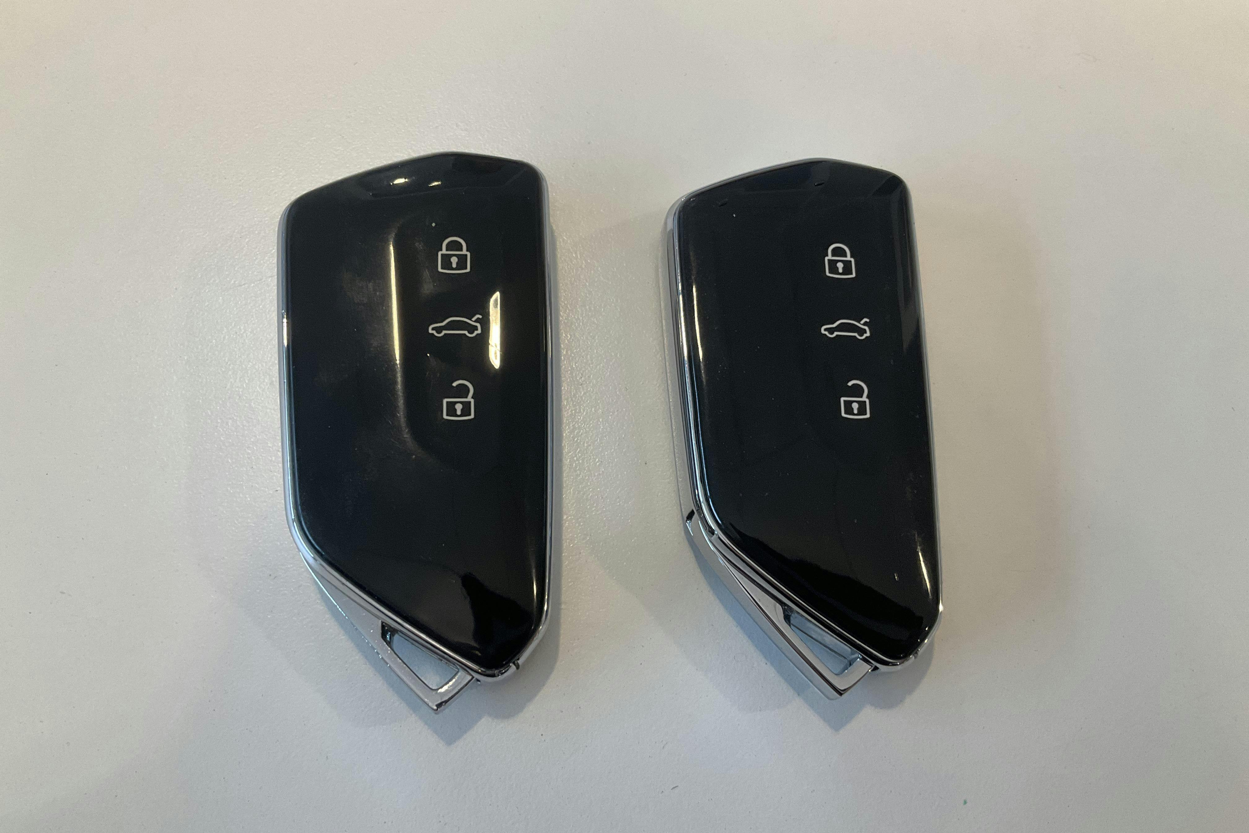 Præsentationsfoto 18 af 18: VW ID.3 58kWh (204hk) - 23 690 kilometer - Salgsautomat - Hvid - 2023