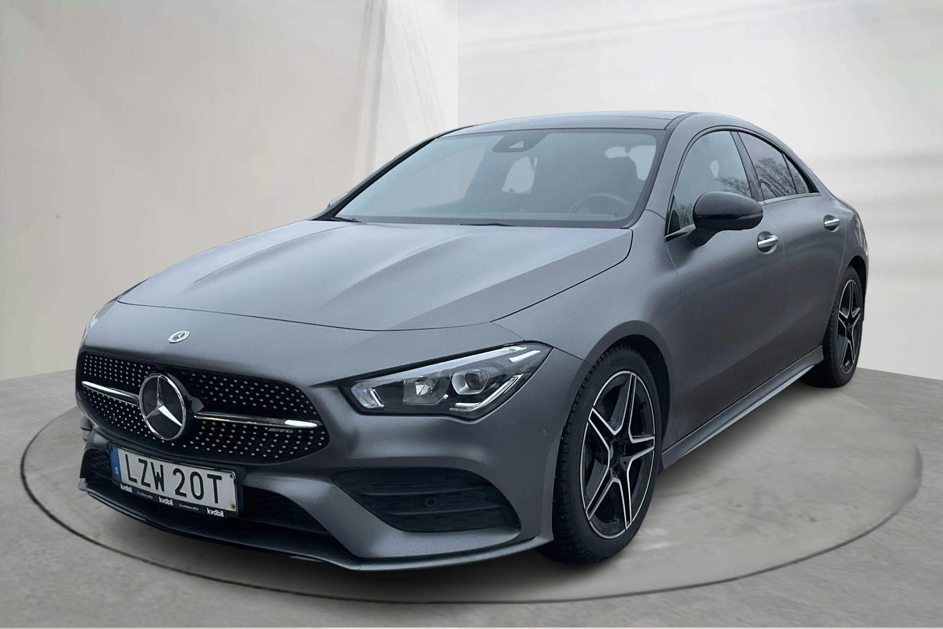 Presentationsfoto 1 av 16: Mercedes CLA 220 4MATIC Coupé C118 (190hk) - 8 510 mil - Automat - grå - 2020