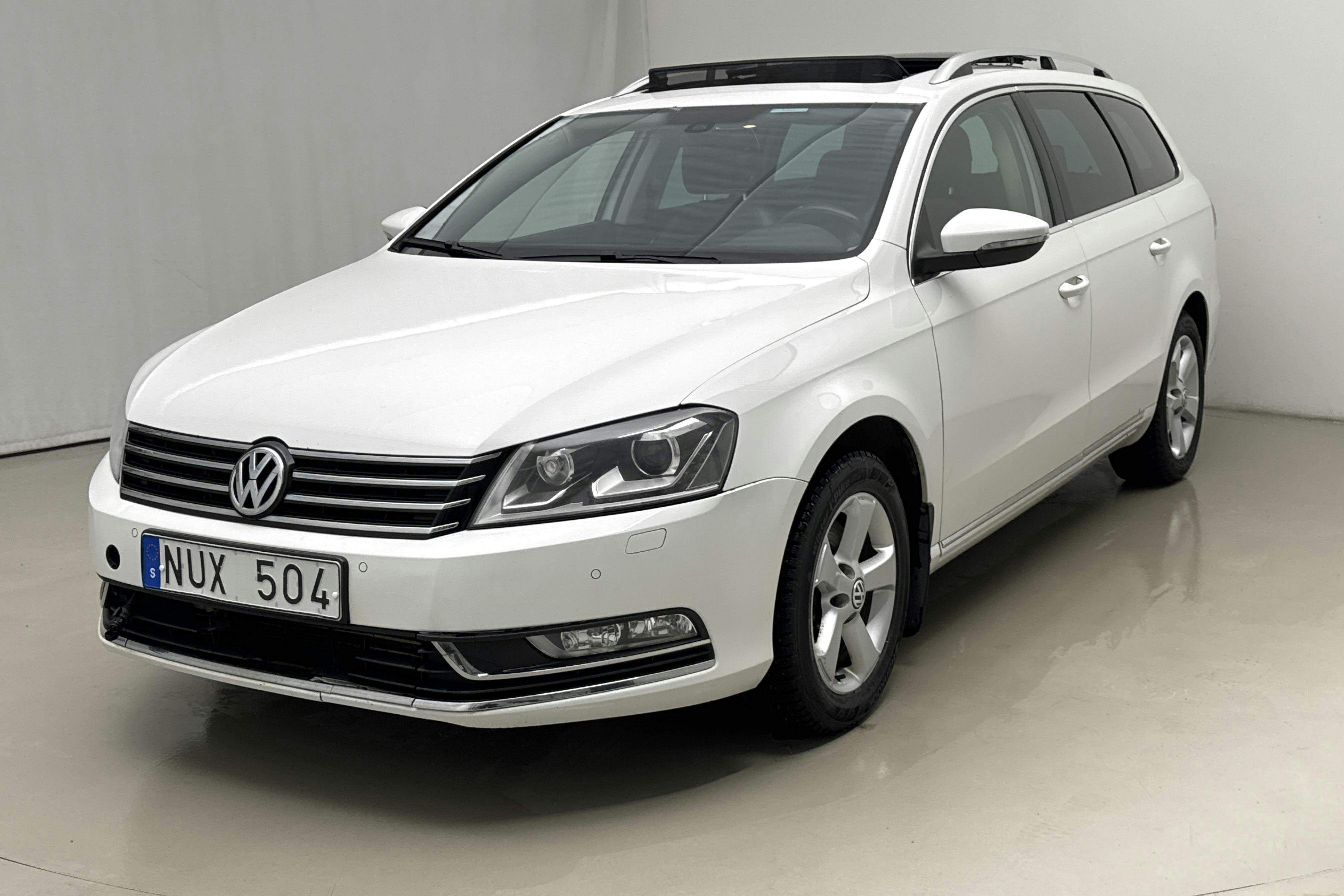 Esittelykuva 1 osoitteesta 16: VW Passat 1.4 TSI EcoFuel Variant (150hk) - 164 760 km - Automaattinen - valkoinen - 2013