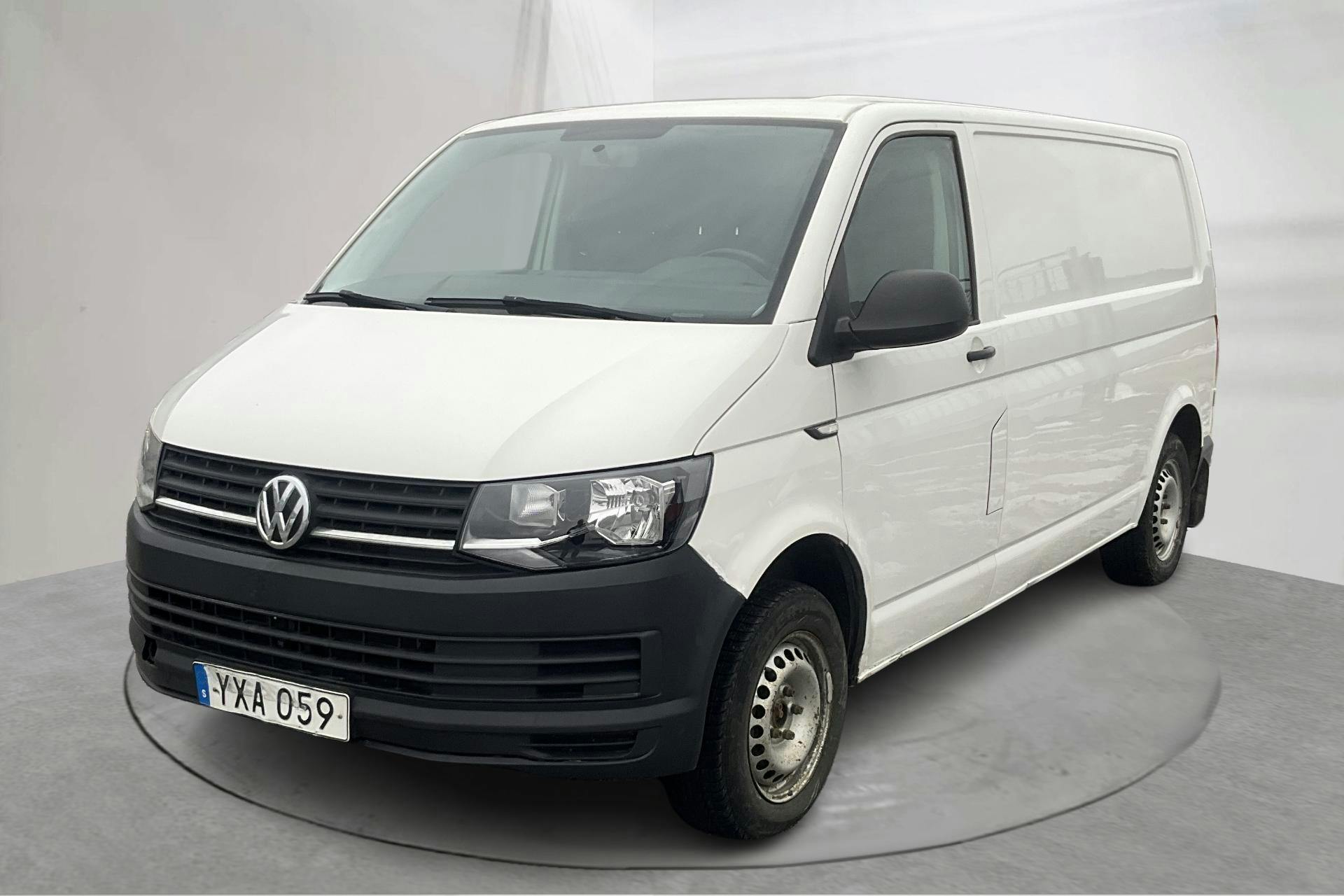 Presentation photo 1 of 13: VW Transporter T6 2.0 TDI BMT Skåp (150hk) - 184 180 km - Automatic - white - 2018
