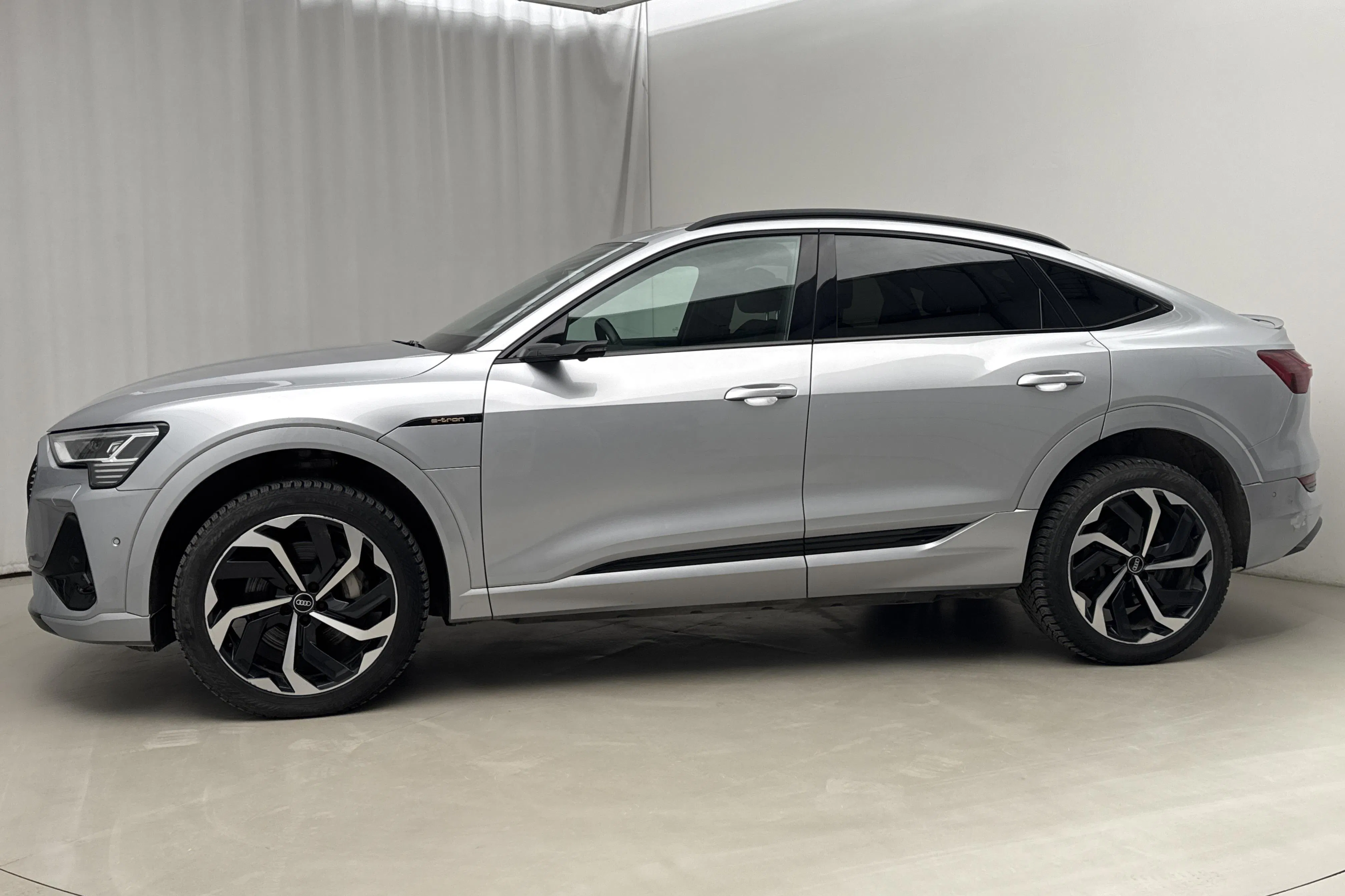 Presentation photo 2 of 29: Audi e-tron Sportback 55 quattro 95kWh (360hk) - 96 830 km - Automatic - silver - 2021