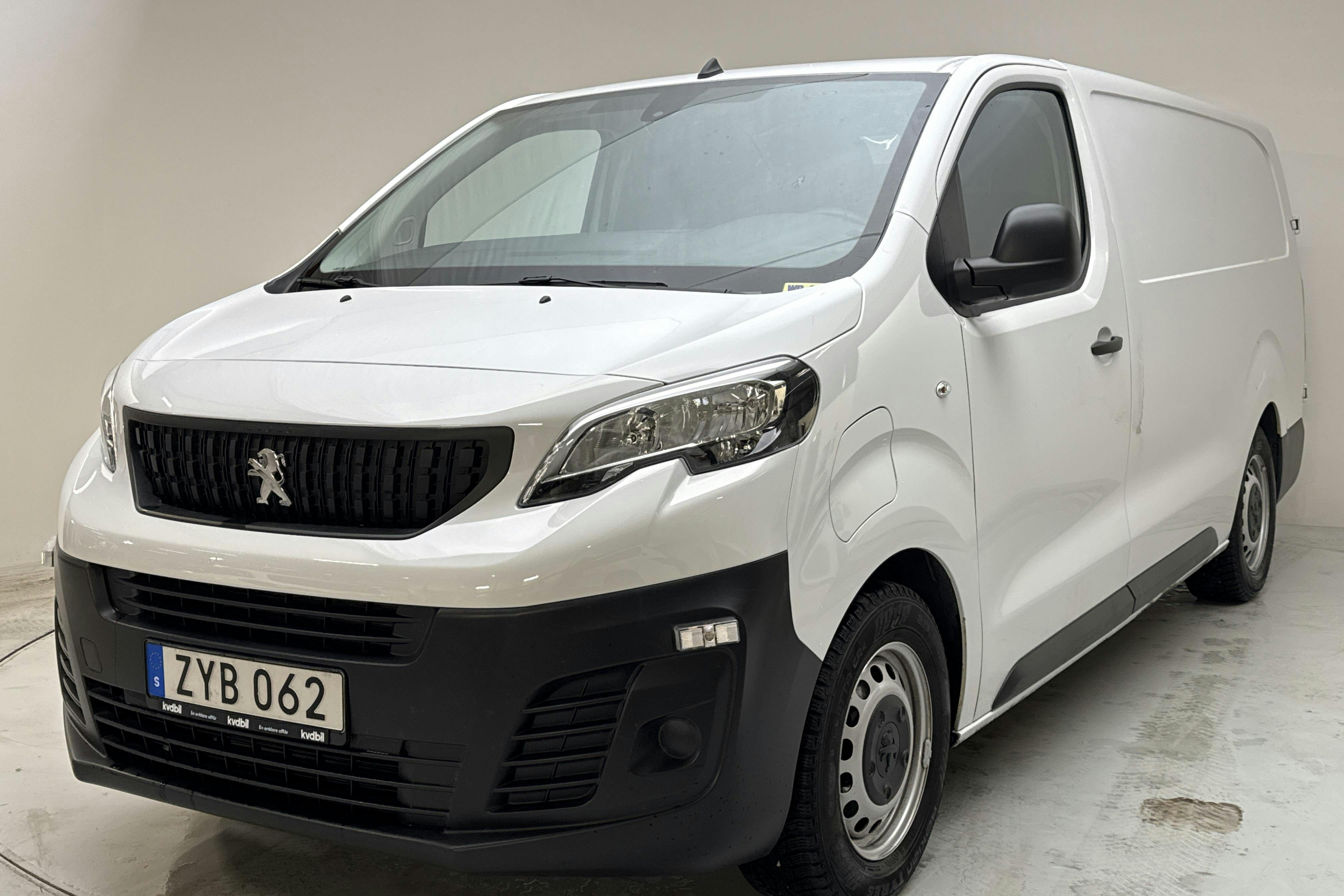 Presentation photo 1 of 17: Peugeot e-Expert Skåp 75kWh (136hk) - 10 820 km - Automatic - white - 2023