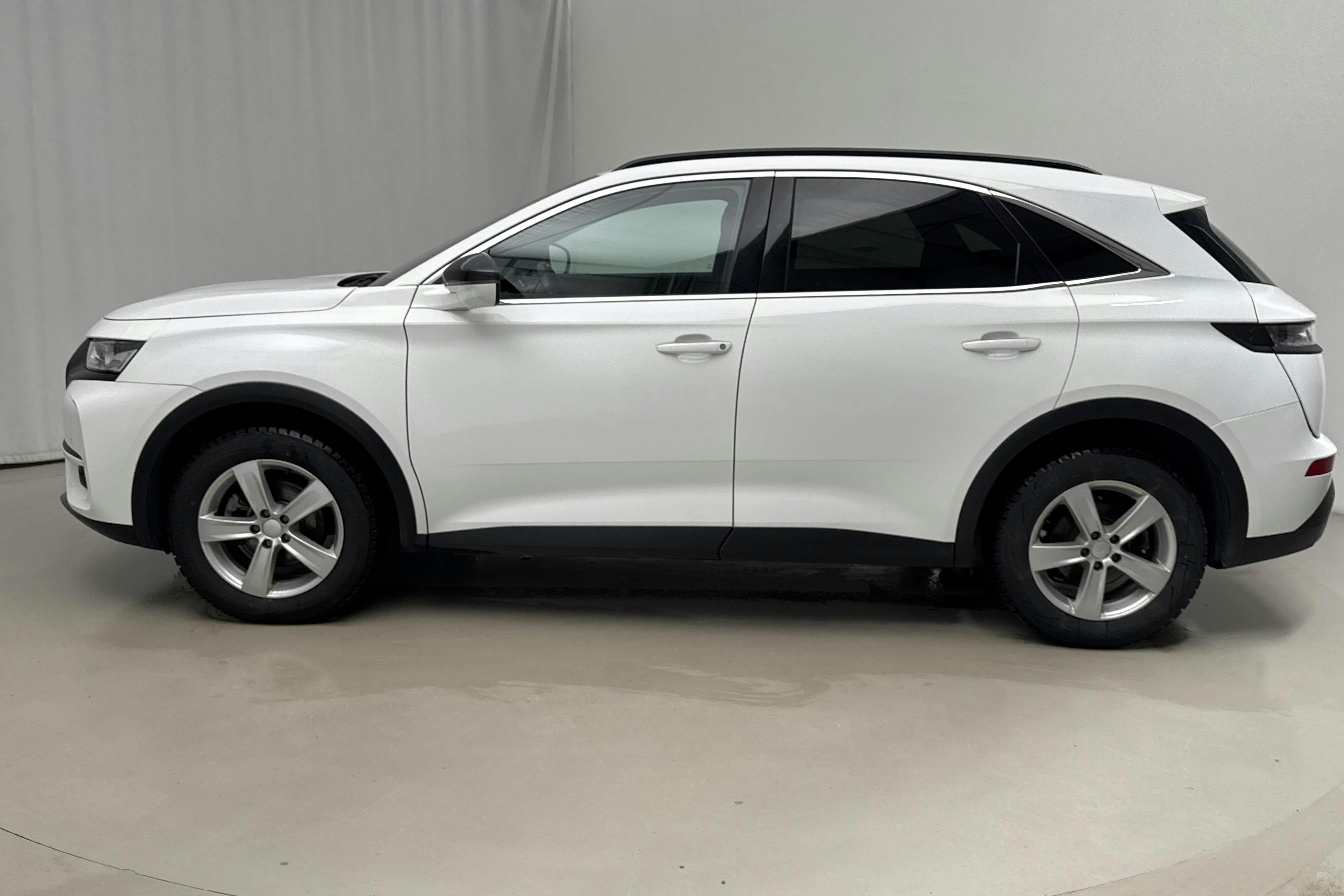 Presentationsfoto 2 av 18: DS 7 Crossback PureTech (180hk) - 5 389 mil - Automat - vit - 2022