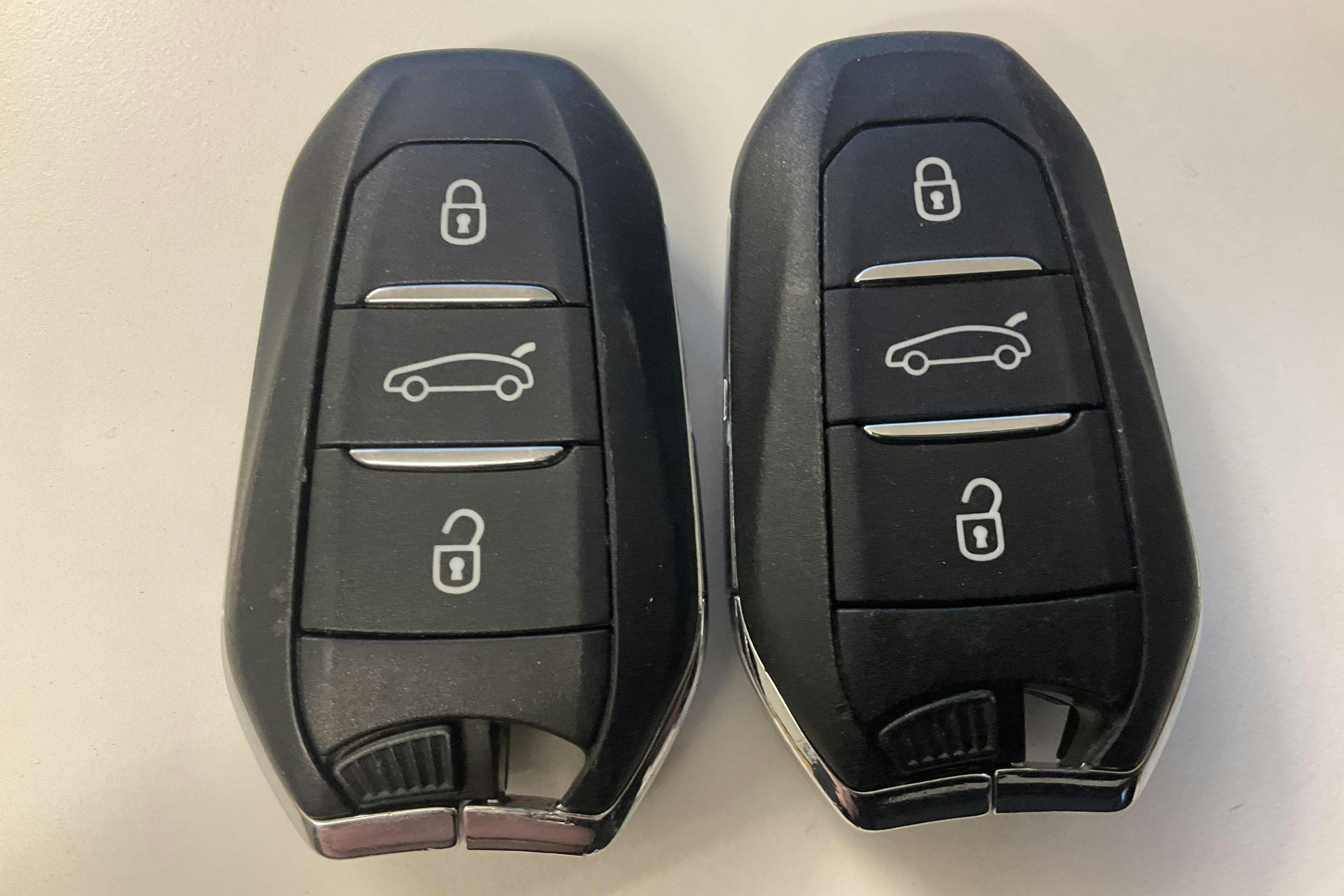 Presentationsfoto 18 av 18: DS 7 Crossback PureTech (180hk) - 5 389 mil - Automat - vit - 2022