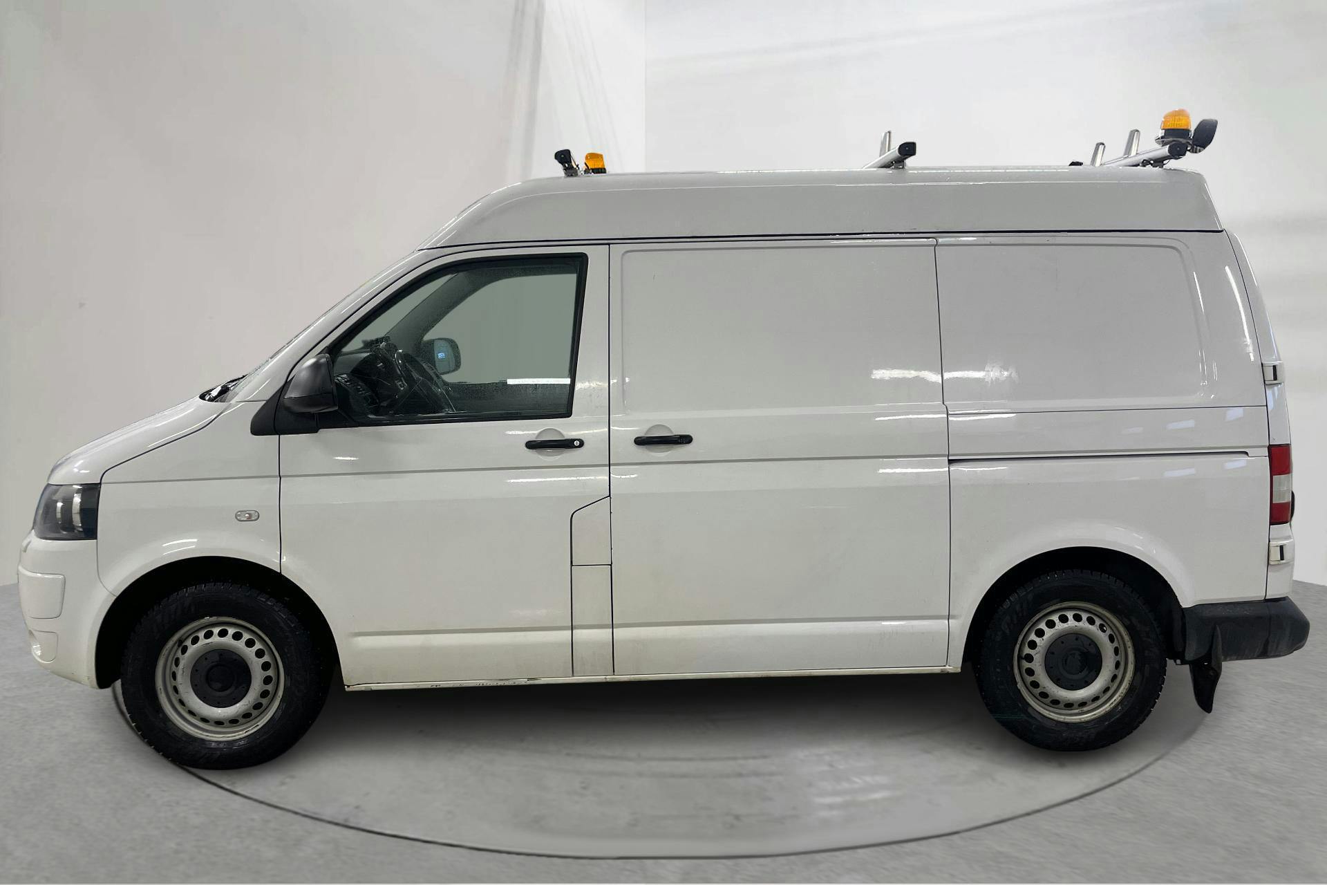 Presentationsfoto 2 av 17: VW Transporter T5 2.0 TDI 4MOTION (140hk) - 16 581 mil - Manuell - vit - 2015