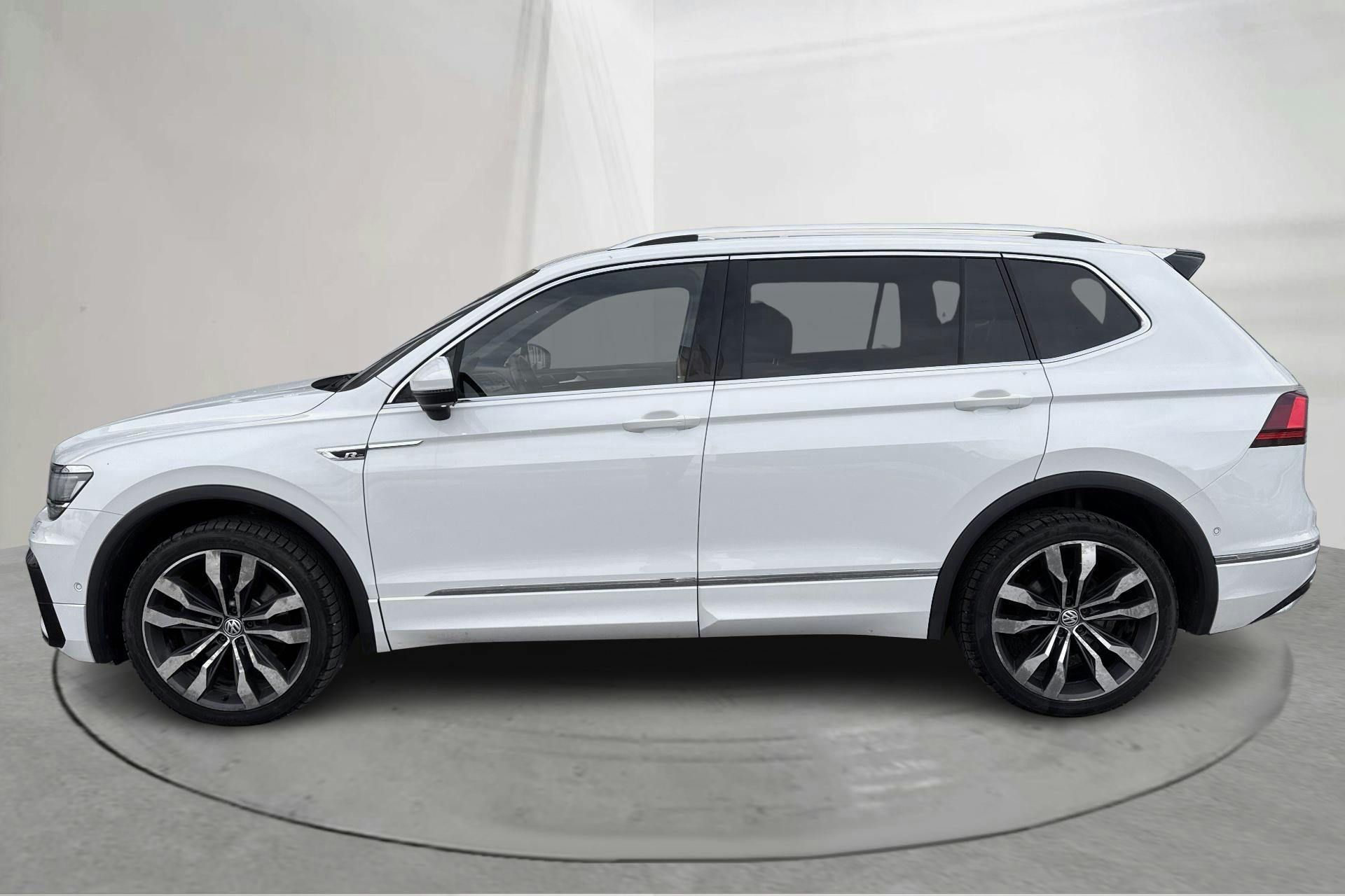 Presentation photo 2 of 17: VW Tiguan 2.0 TDI 4MOTION (240hk) - 283 930 km - Automatic - white - 2018