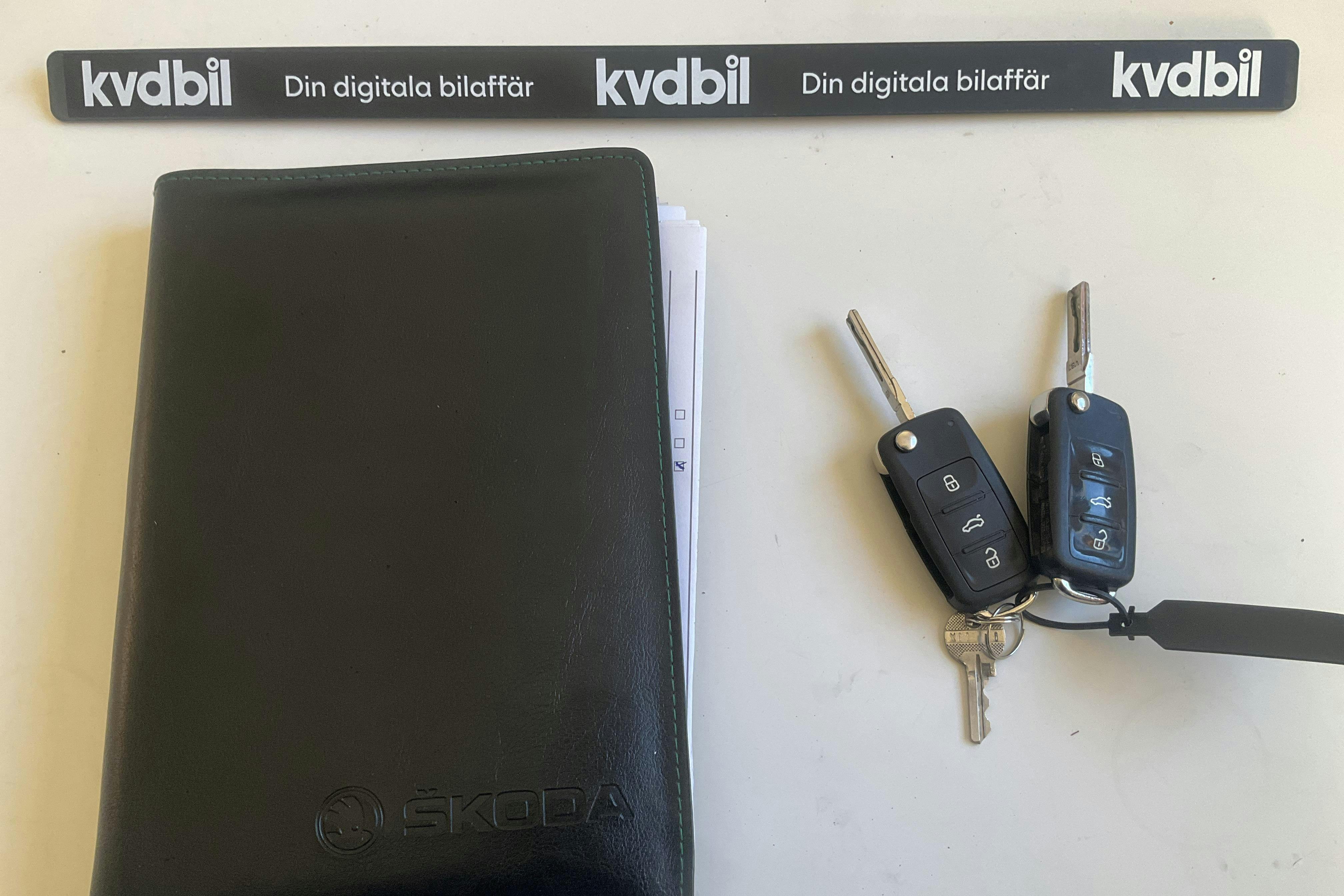 Presentation photo 15 of 15: Skoda Octavia Scout II 2.0 TDI 4X4 (140hk) - 164 180 km - Manual - white - 2013