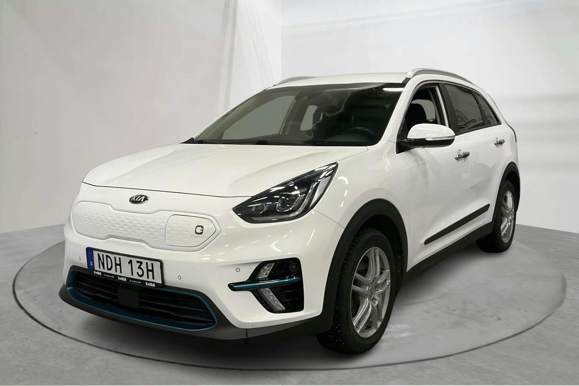 Zdjęcie prezentacyjne 1 z 19: KIA e-Niro 64kWh (204hk) - 45 930 km - Automatyczna - biały - 2019