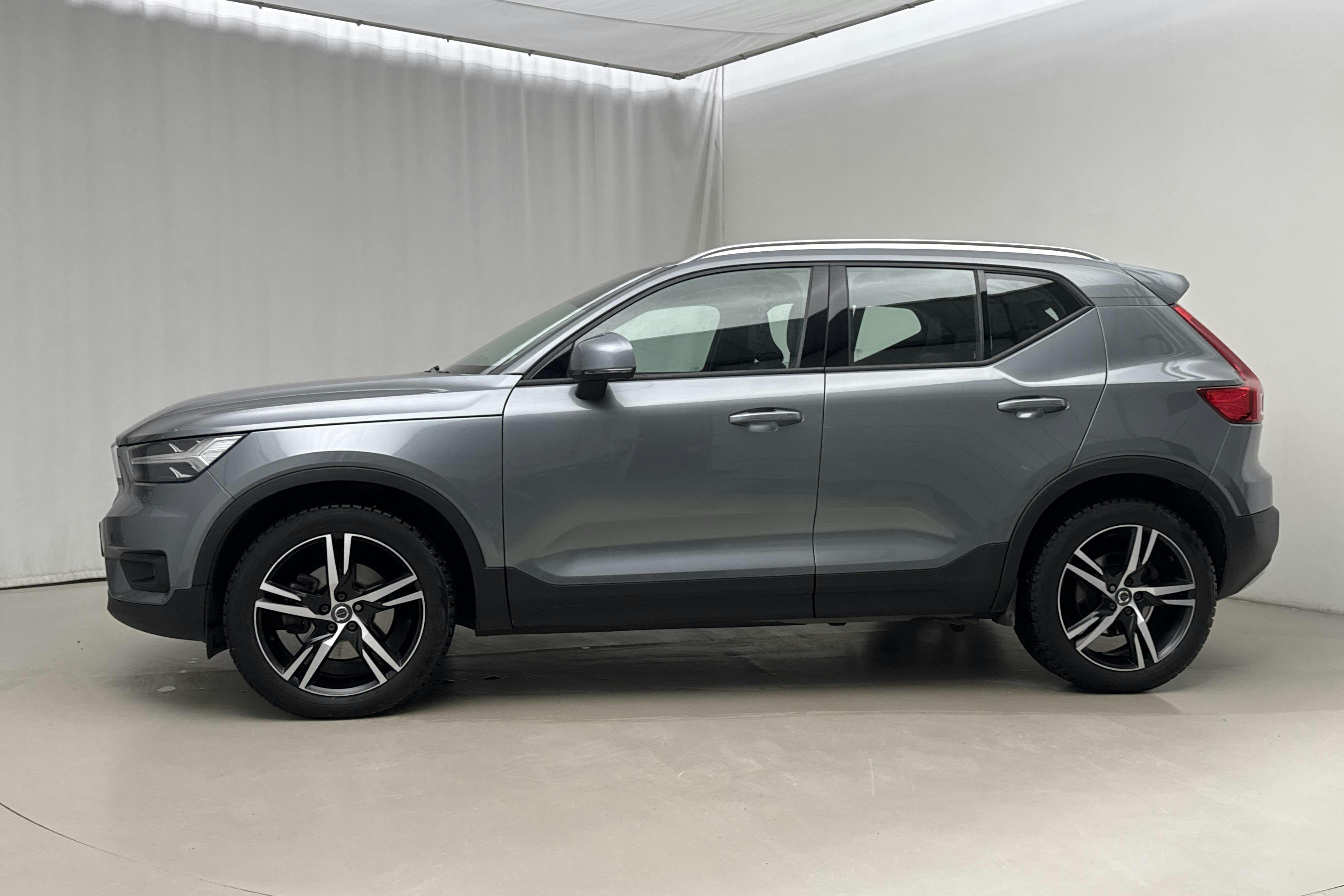 Presentationsfoto 2 av 20: Volvo XC40 T5 AWD (247hk) - 11 251 mil - Automat - grå - 2018