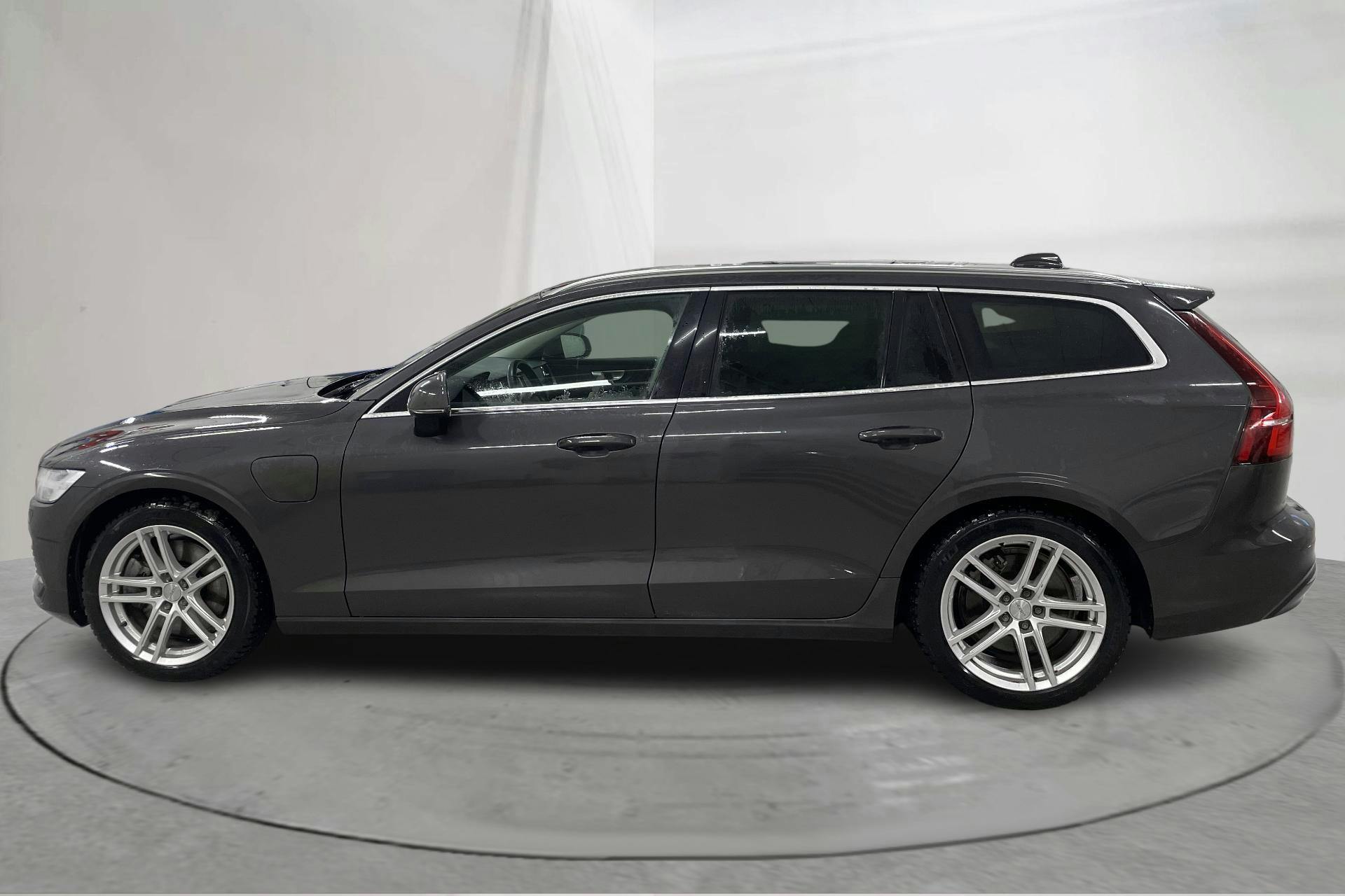 Presentationsfoto 2 av 17: Volvo V60 T6 AWD Recharge (350hk) - 10 630 mil - Automat - grå - 2023