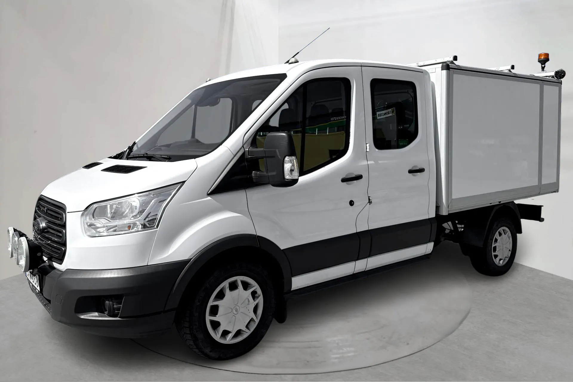 Presentationsfoto 1 av 19: Ford Transit Chassi 350 2.0 TDCi AWD (130hk) - 31 888 mil - Manuell - vit - 2018