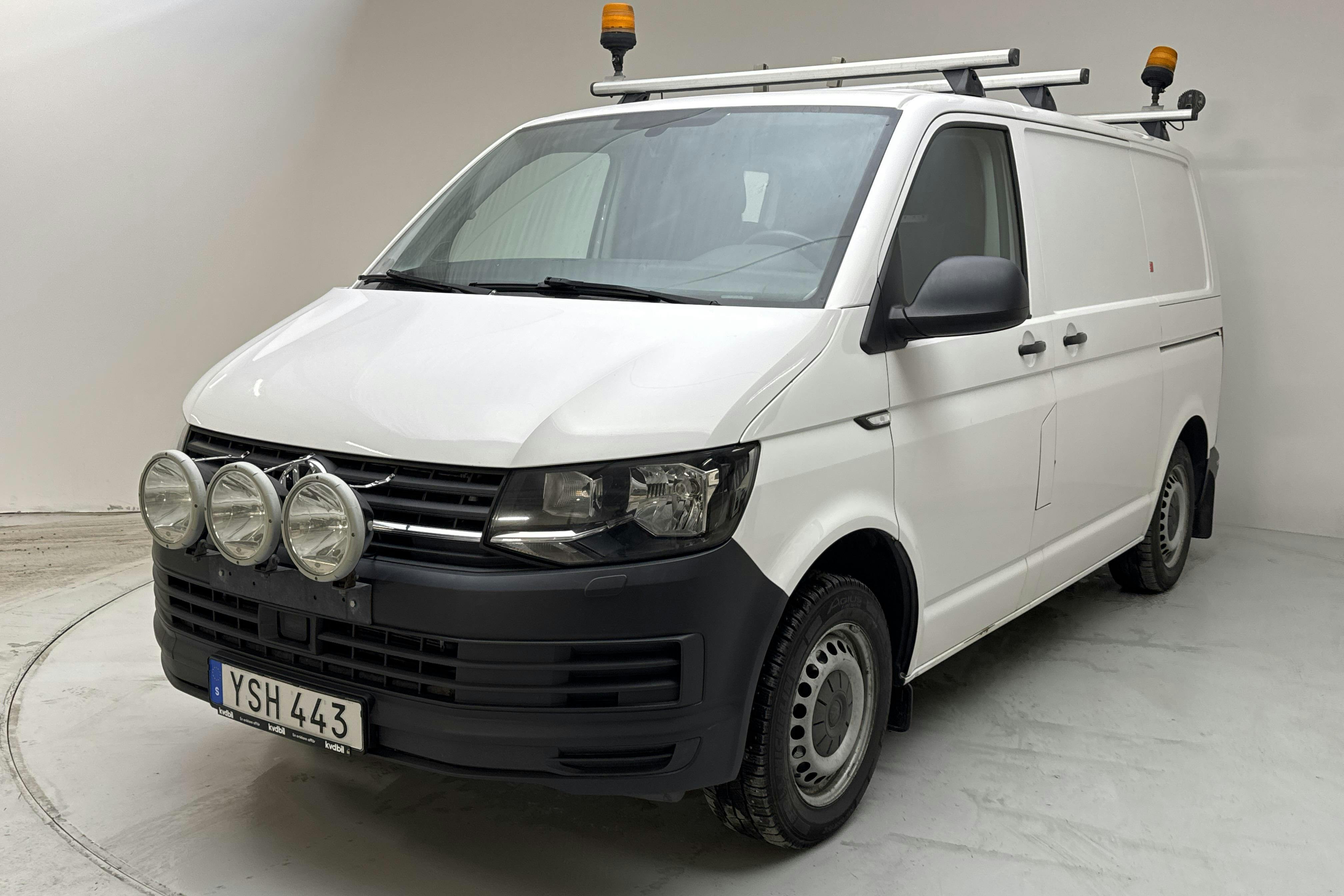 Præsentationsfoto 1 af 13: VW Transporter T6 2.0 TDI BMT Skåp 4MOTION (150hk) - 224 490 kilometer - Manuel - Hvid - 2018