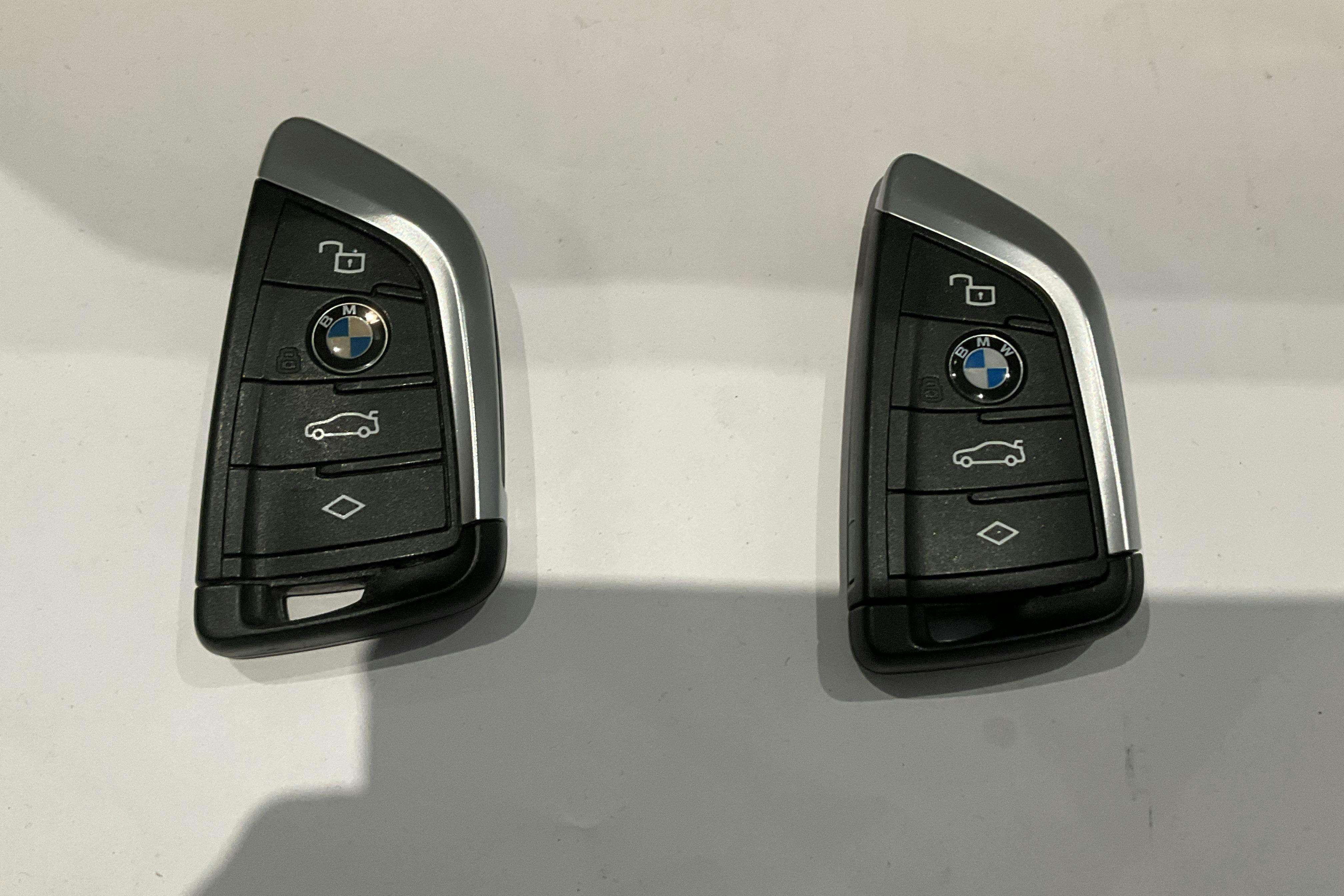 Presentationsfoto 19 av 19: BMW 330e xDrive Touring LCI, G21 (292hk) - 3 410 mil - Automat - svart - 2024