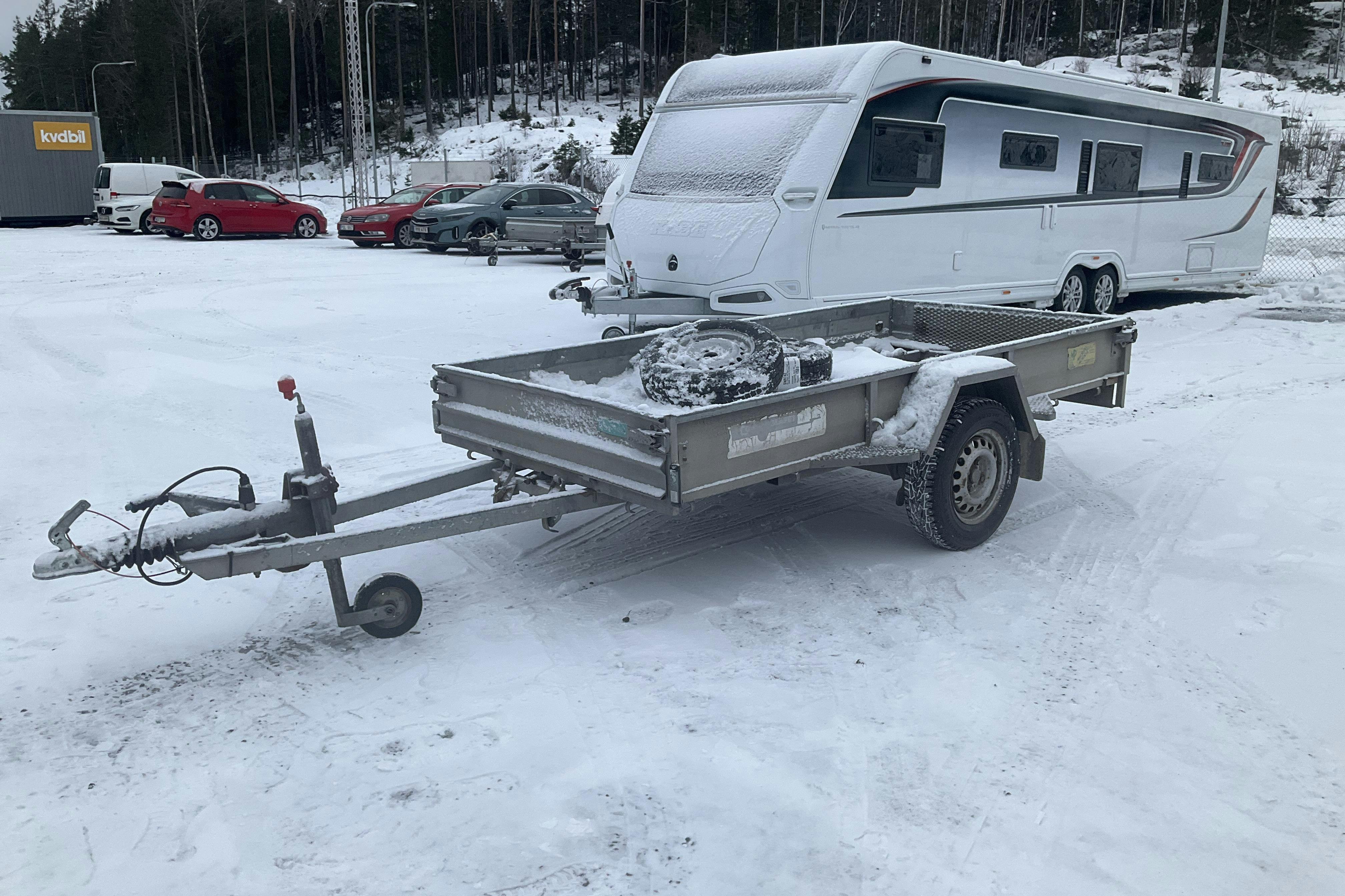 Presentationsfoto 1 av 10: CO-SLÄPET 750 SPEC T Släpvagn med tippfunktion - 0 km - Light Grey - 2002