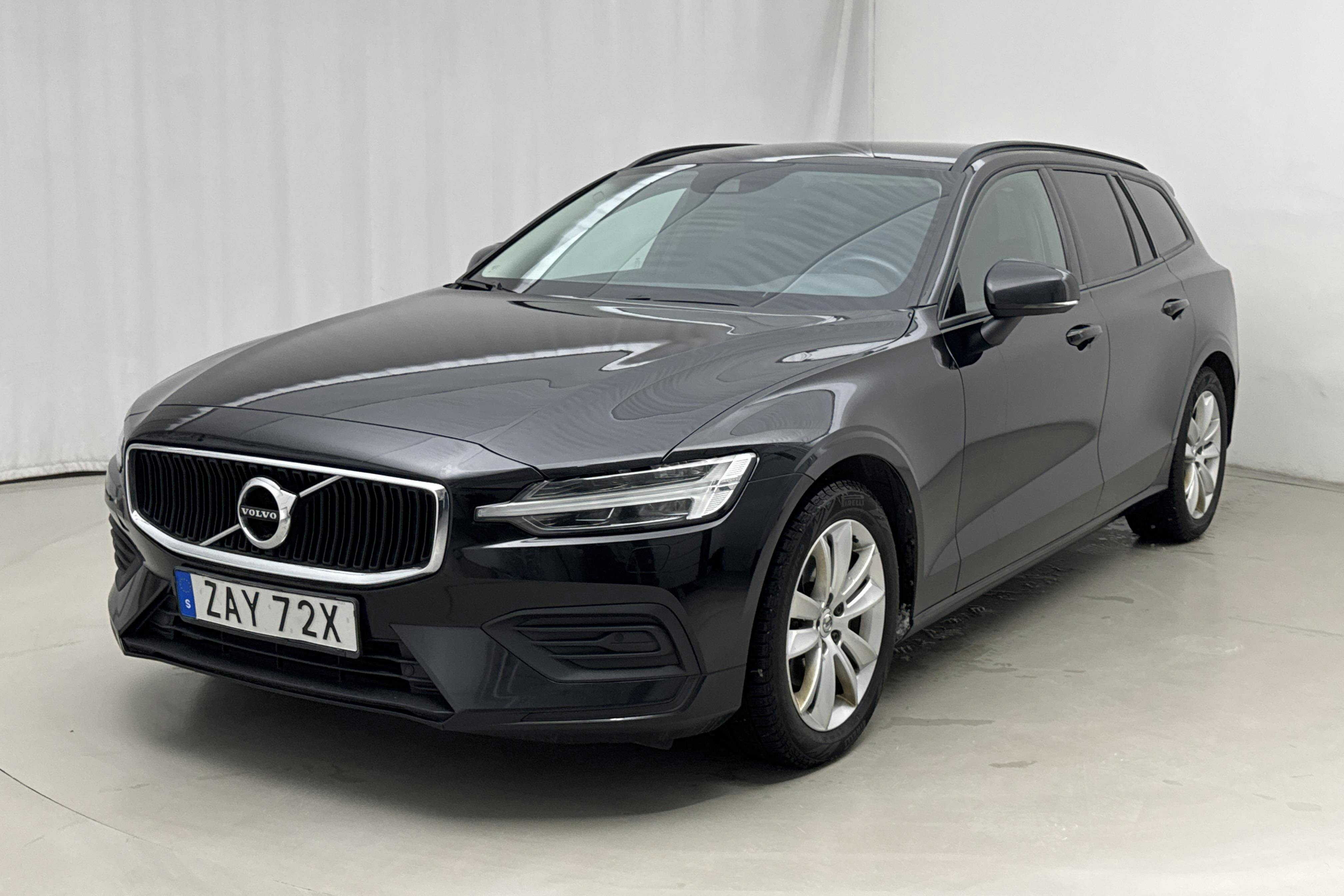 Præsentationsfoto 1 af 15: Volvo V60 D3 AWD (150hk) - 170 980 kilometer - Salgsautomat - Sort - 2019