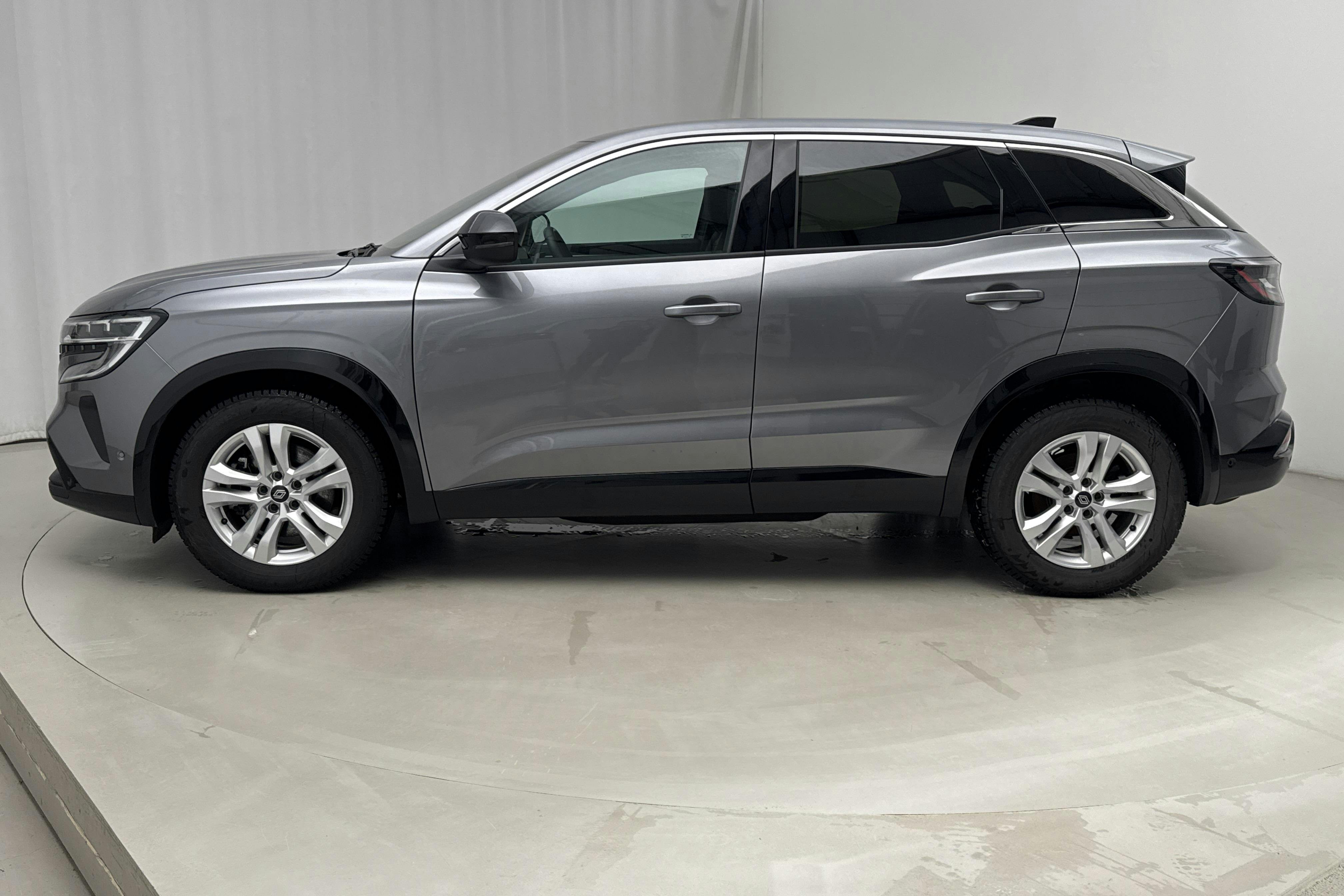 Presentationsfoto 2 av 15: Renault Austral 1.2 E-Tech MHEV (200hk) - 1 781 mil - Automat - grå - 2024