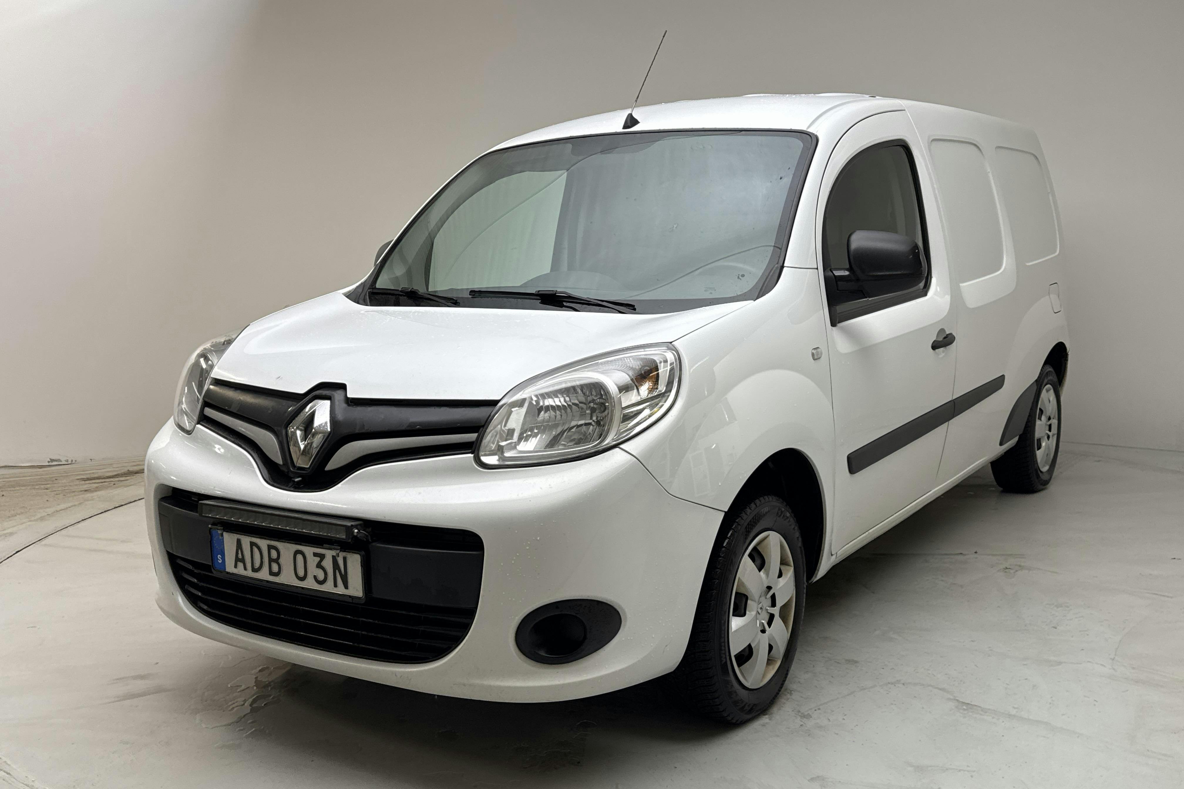 Præsentationsfoto 1 af 14: Renault Kangoo 1.5 dCi Maxi Skåp (95hk) - 390 480 kilometer - Manuel - Hvid - 2021