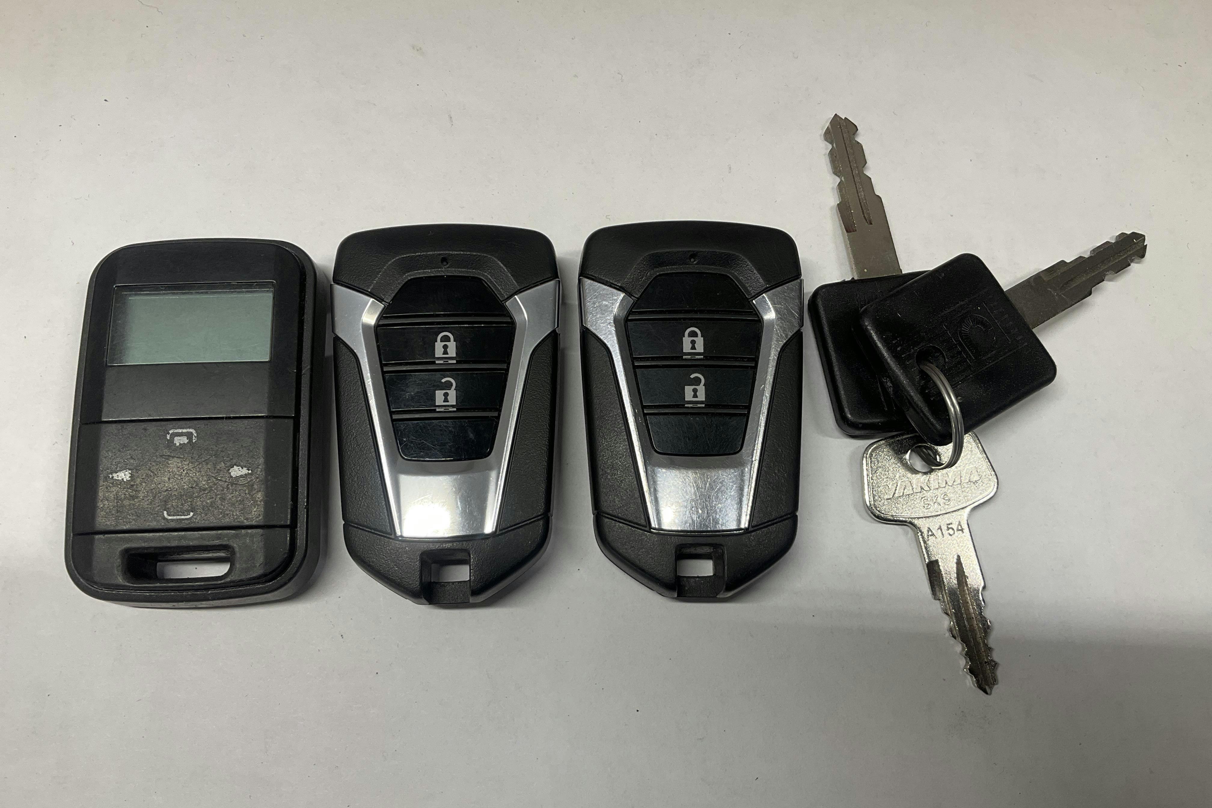 Präsentationsfoto 14 von 14: Isuzu D-MAX 1.9 DDI 4WD (164hk) - 61 230 Kilometer - Verkaufsautomat - Blaue Farbe - 2023